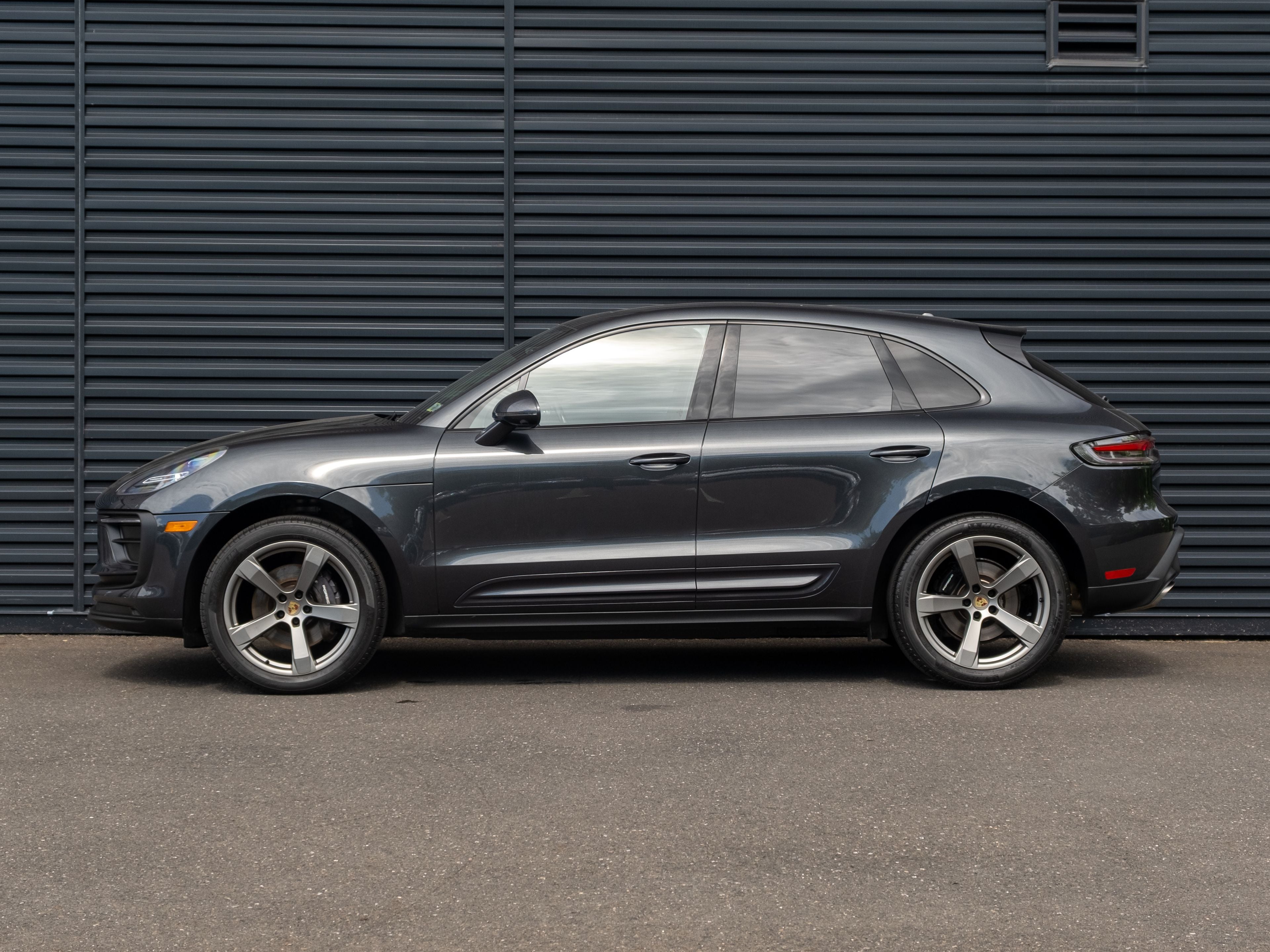 2023 Porsche Macan Base