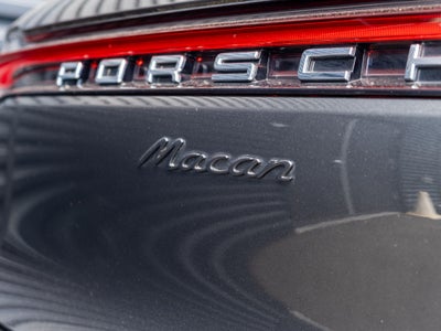 2023 Porsche Macan Base