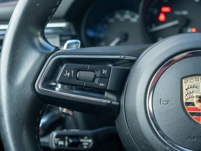 2023 Porsche Macan Base