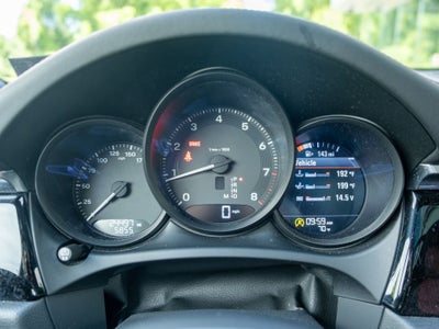 2023 Porsche Macan Base