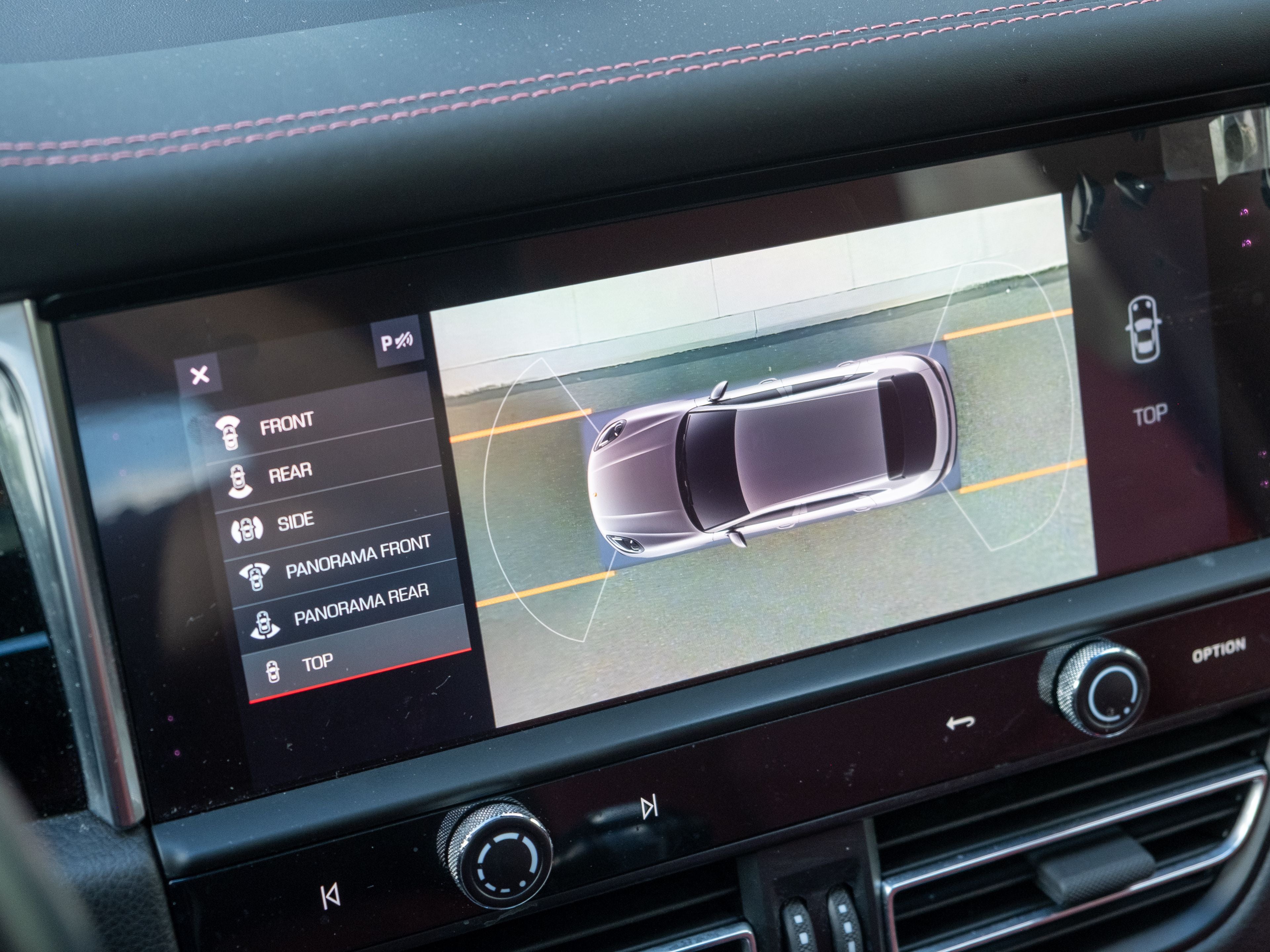 2023 Porsche Macan Base