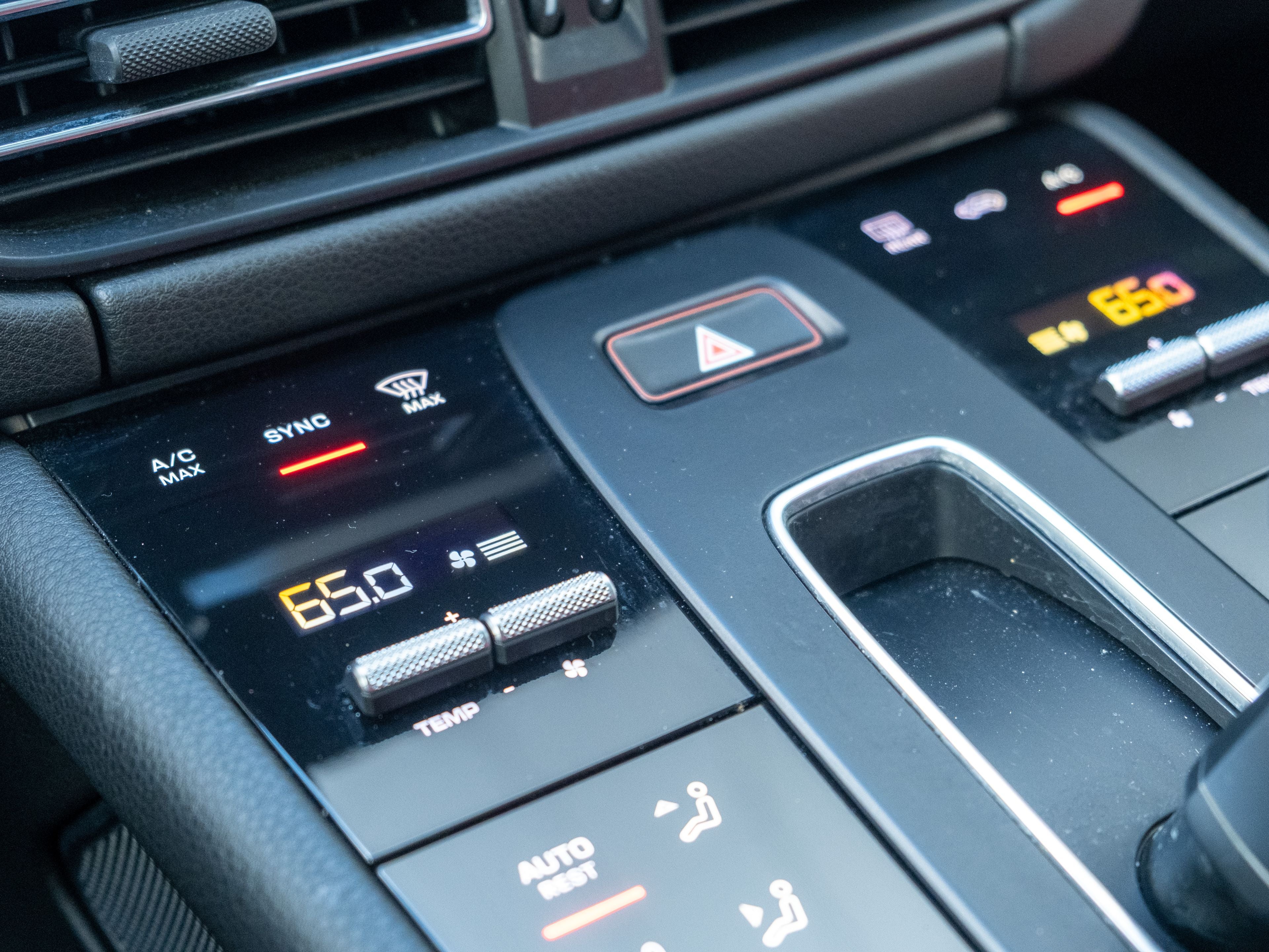 2023 Porsche Macan Base