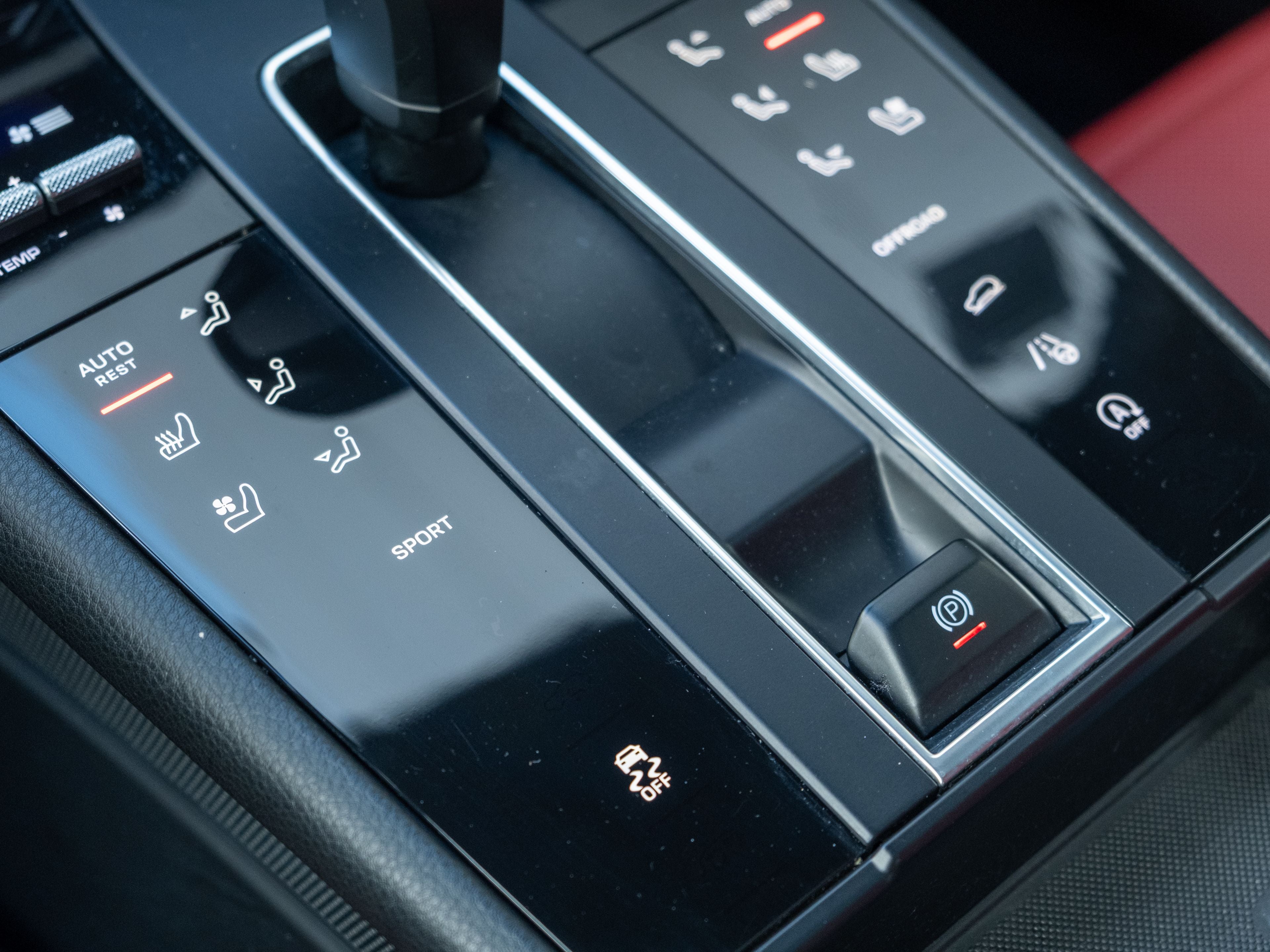 2023 Porsche Macan Base