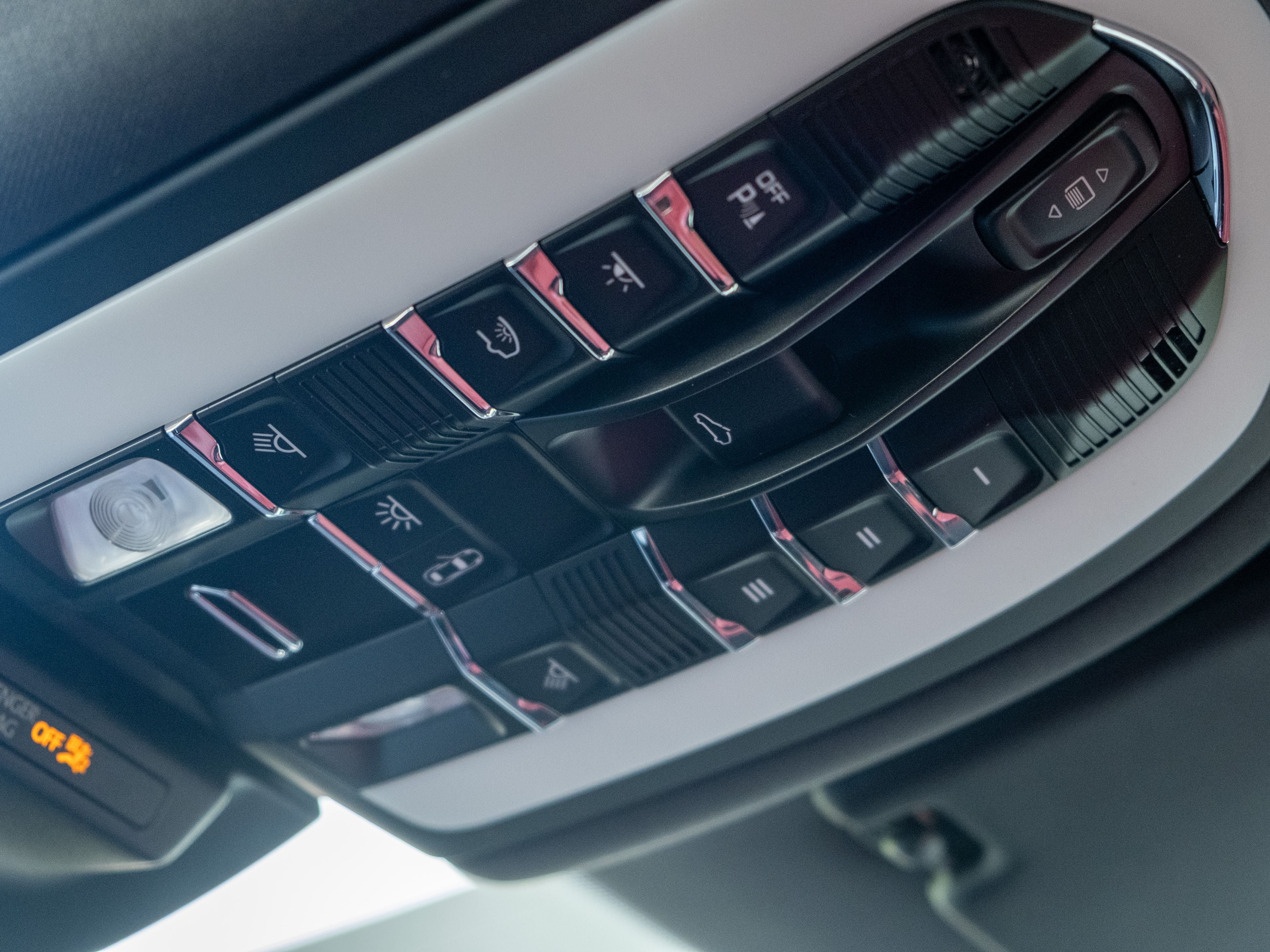 2023 Porsche Macan Base