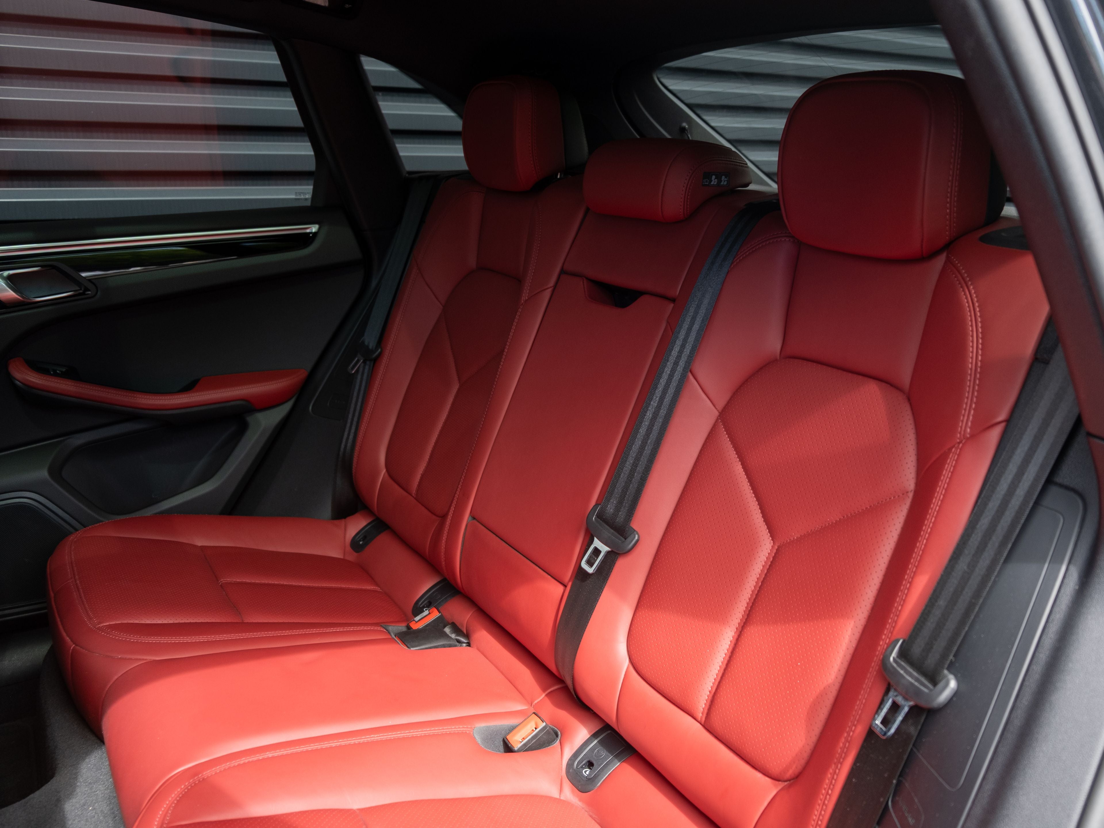 2023 Porsche Macan Base