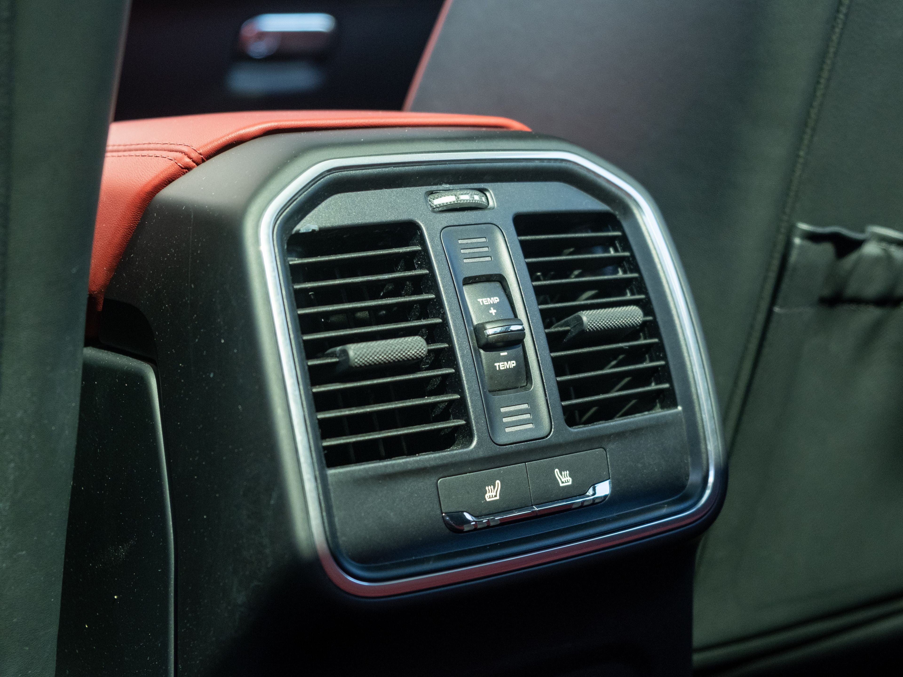 2023 Porsche Macan Base
