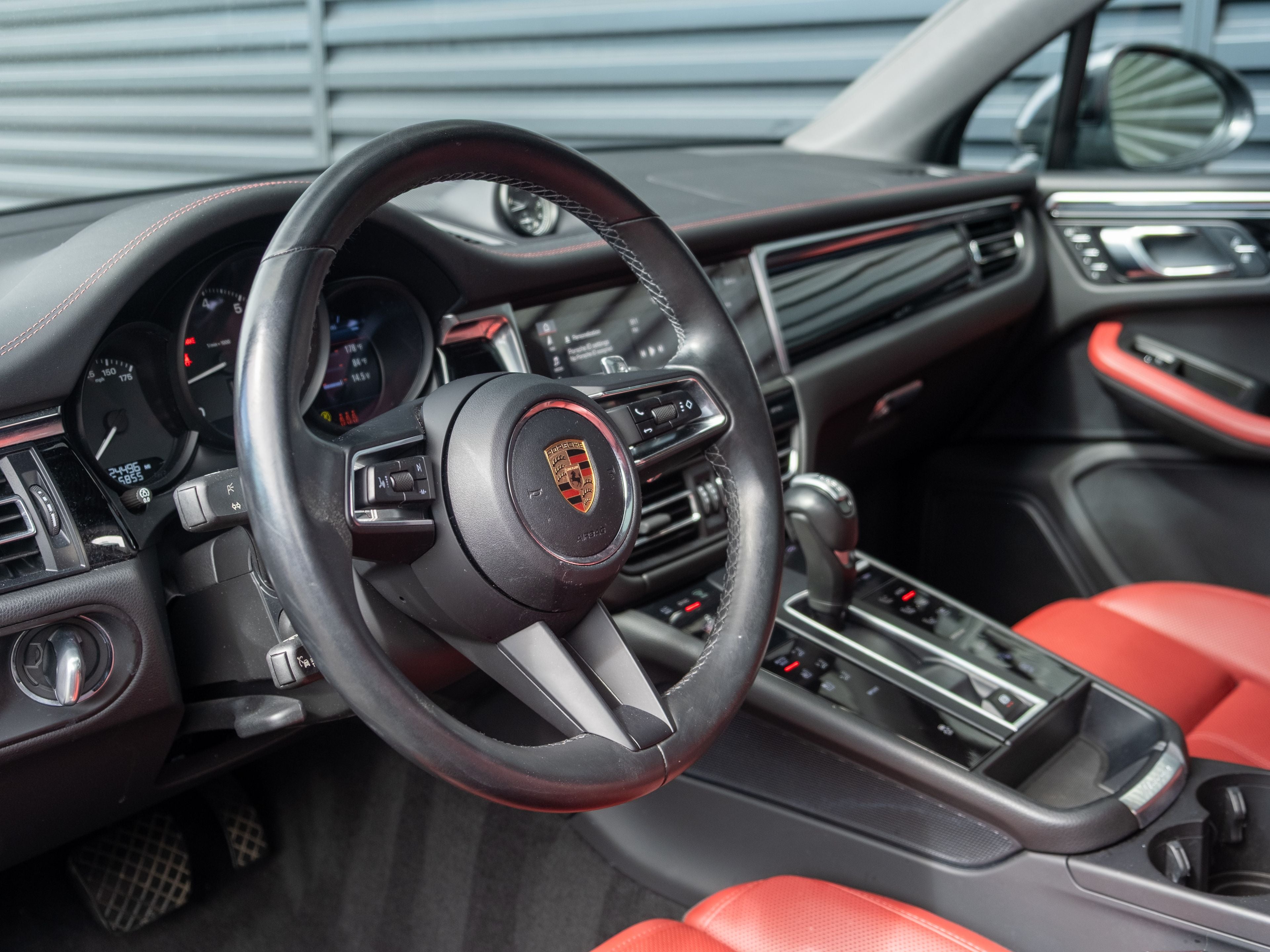 2023 Porsche Macan Base