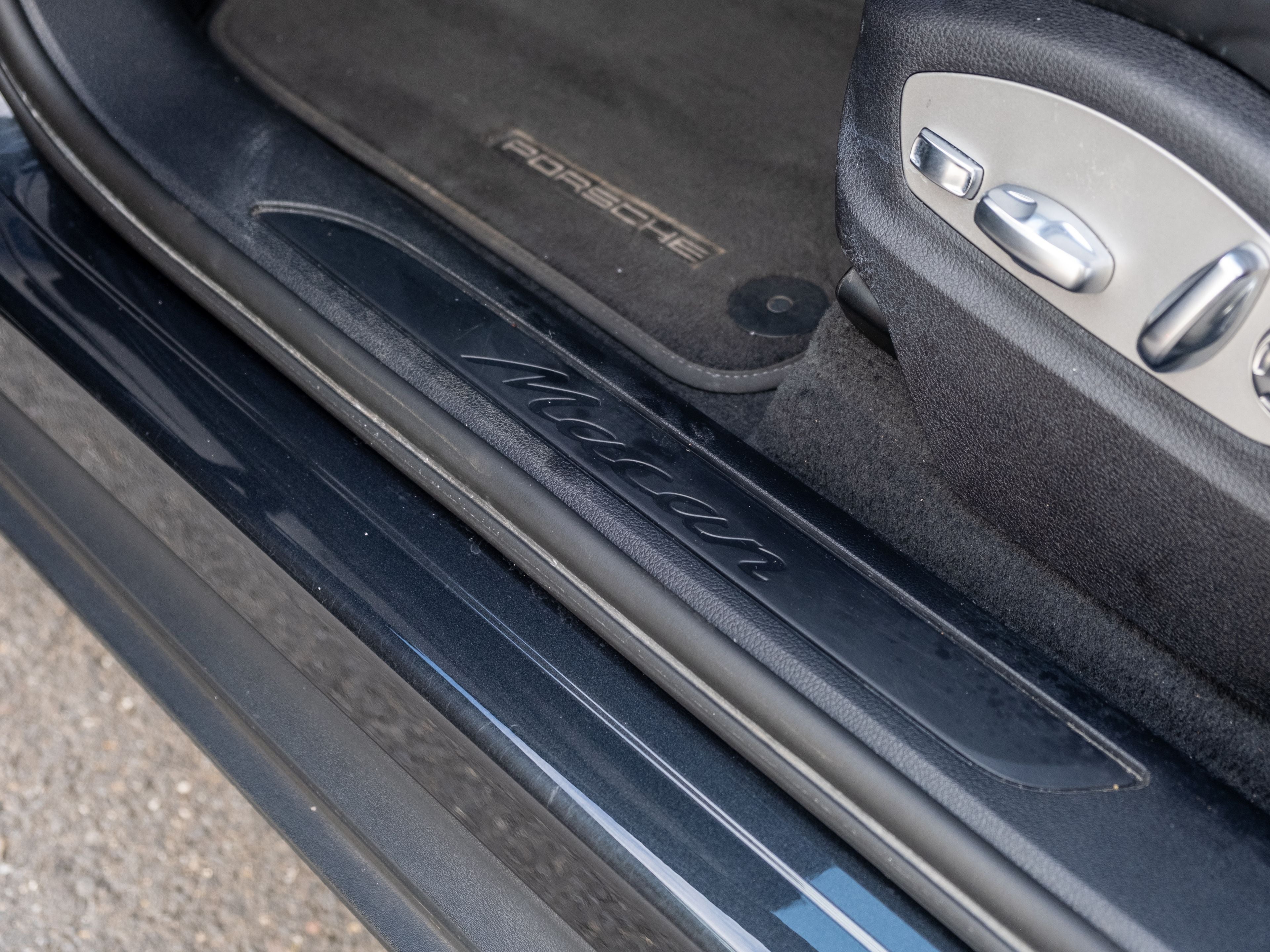 2023 Porsche Macan Base