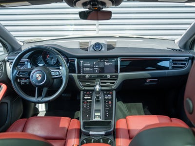 2023 Porsche Macan Base