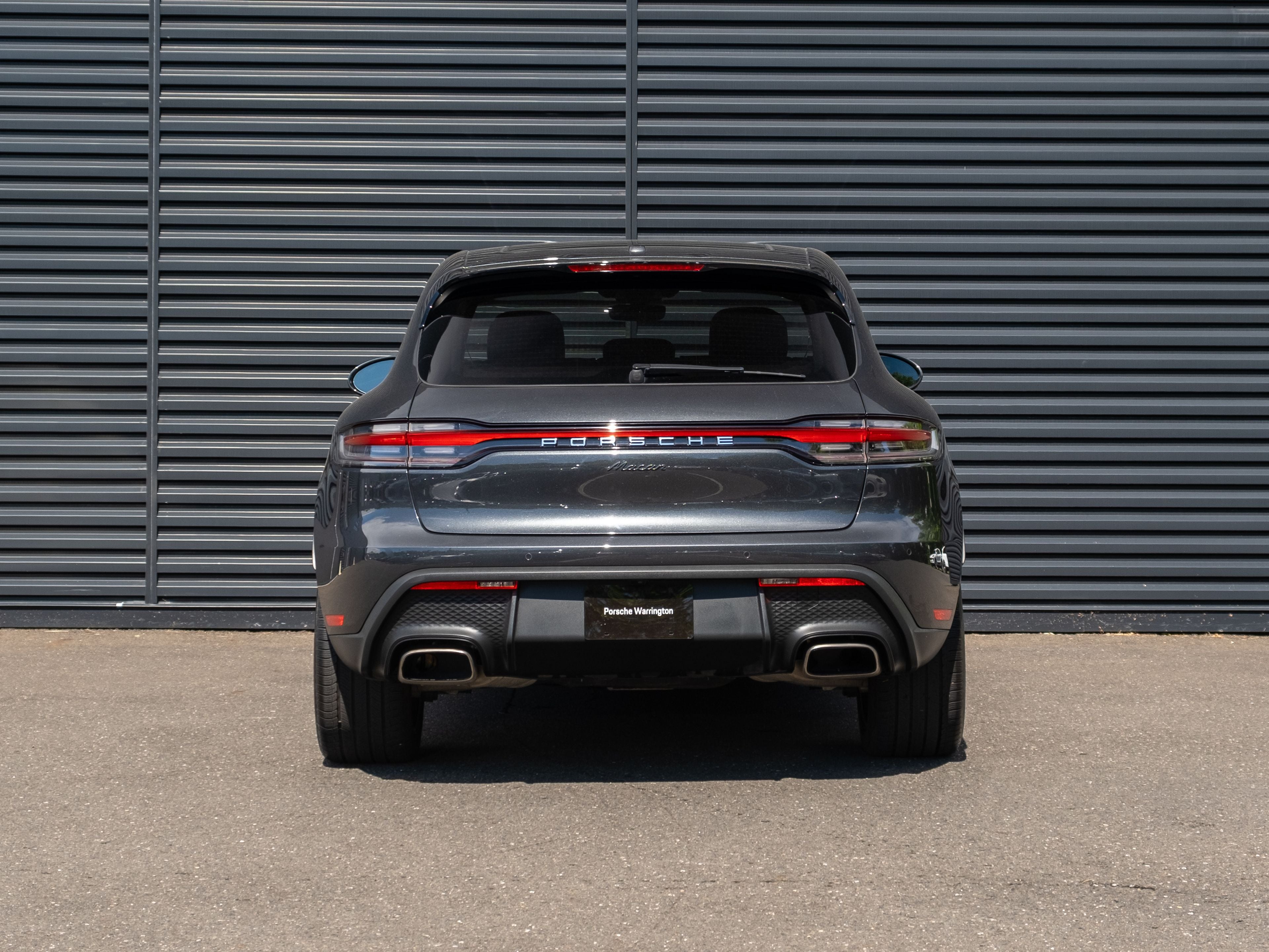 2023 Porsche Macan Base