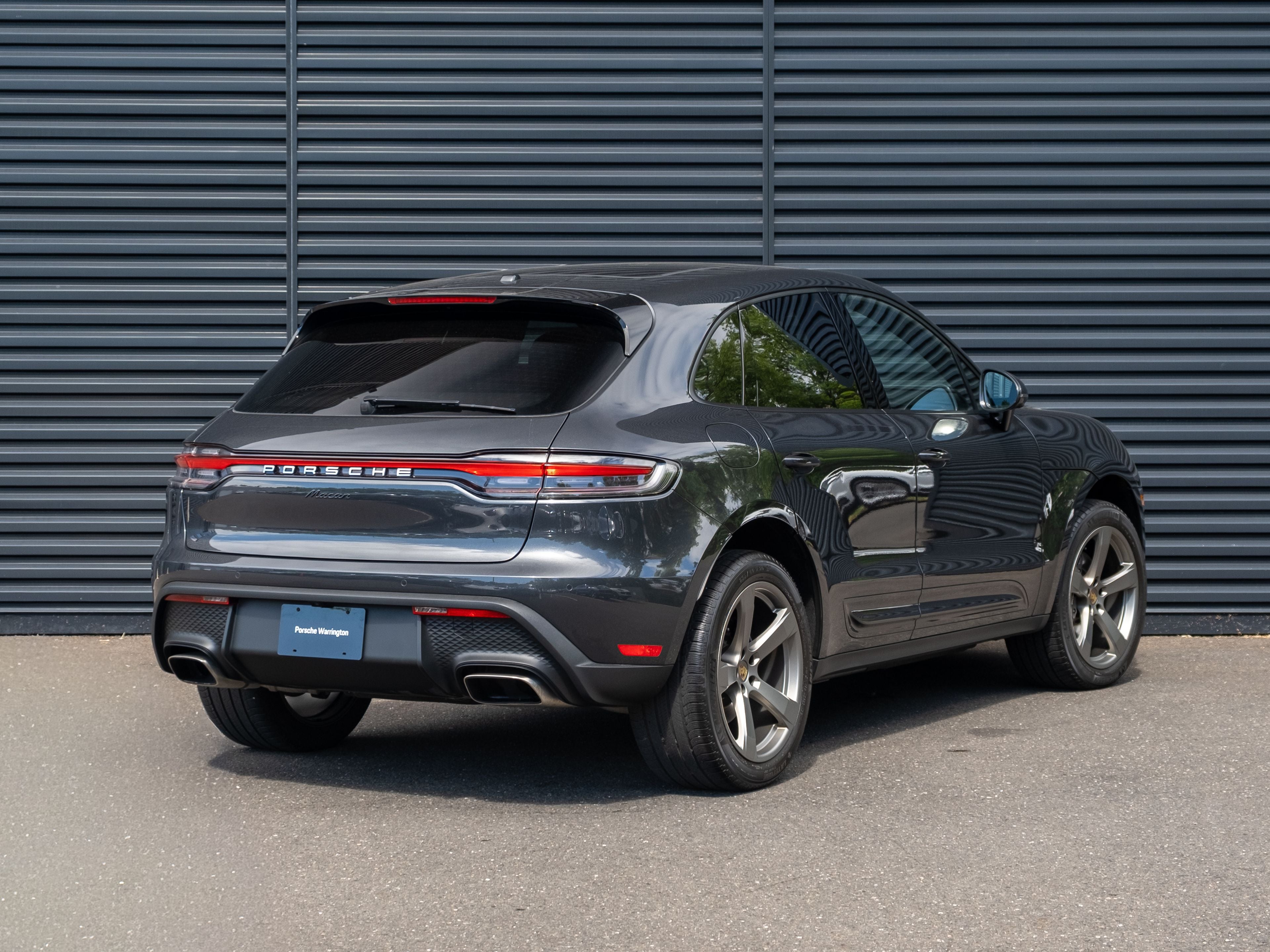 2023 Porsche Macan Base