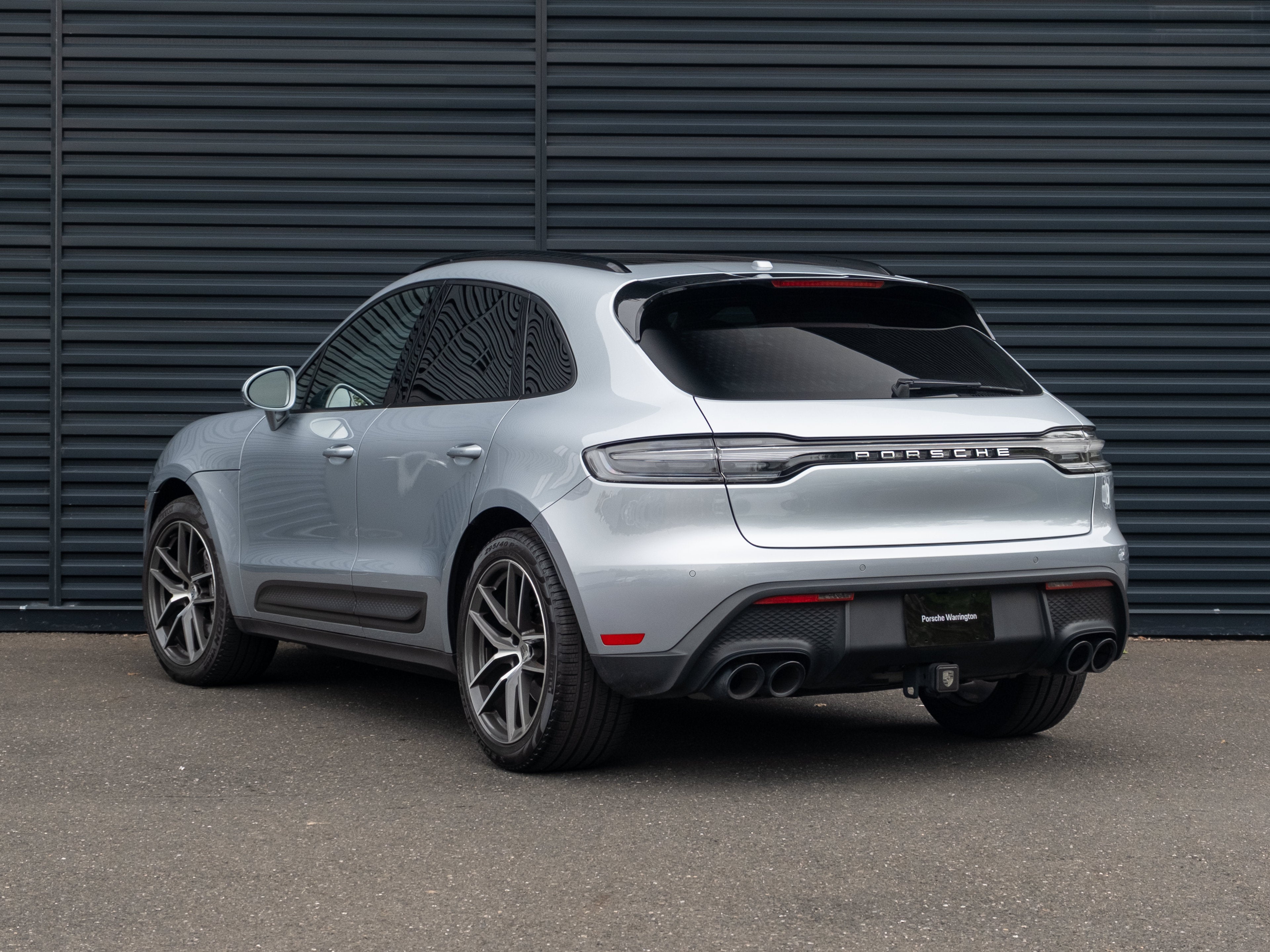2024 Porsche Macan Base
