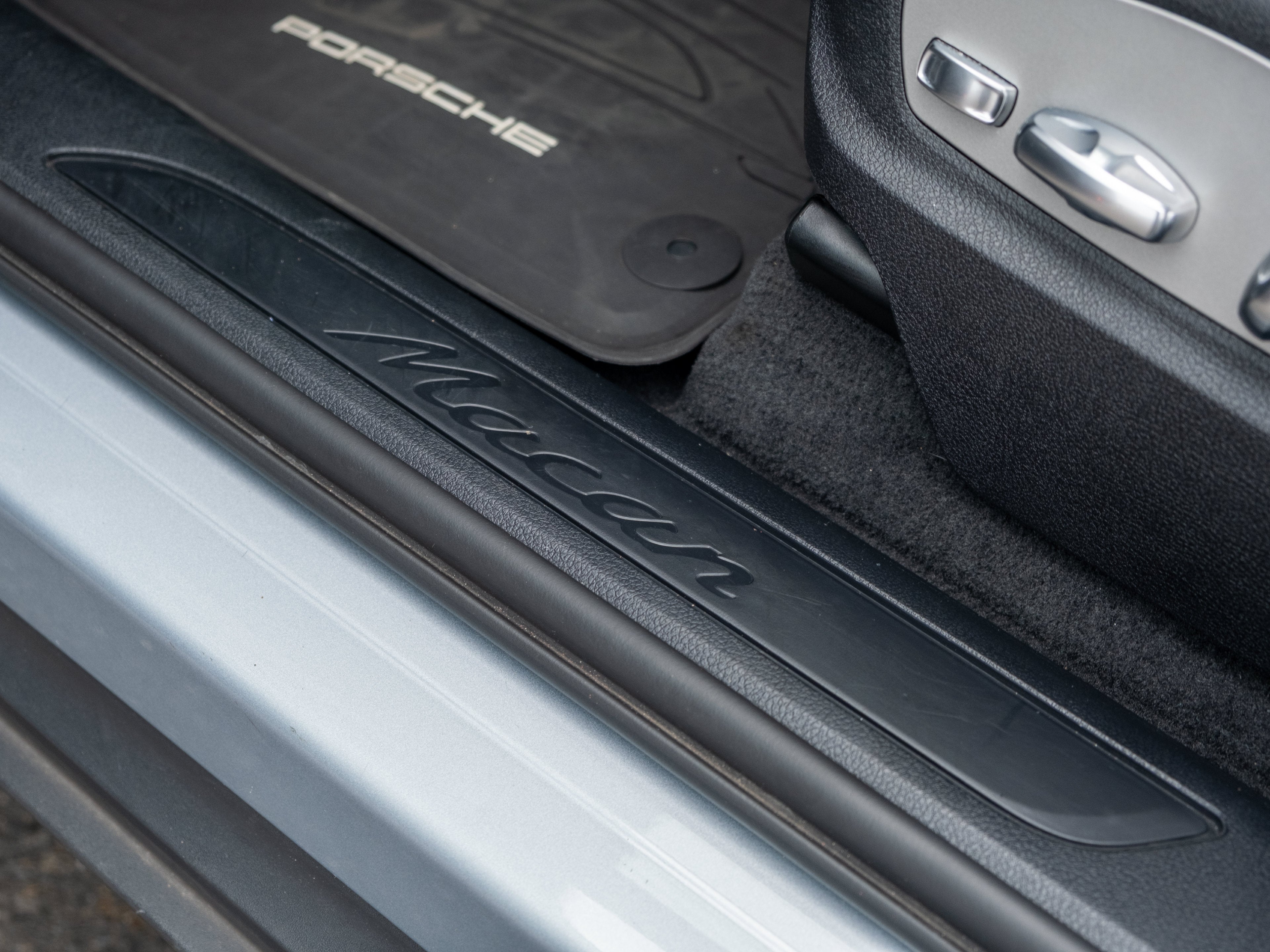 2024 Porsche Macan Base