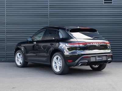 2025 Porsche Macan Base