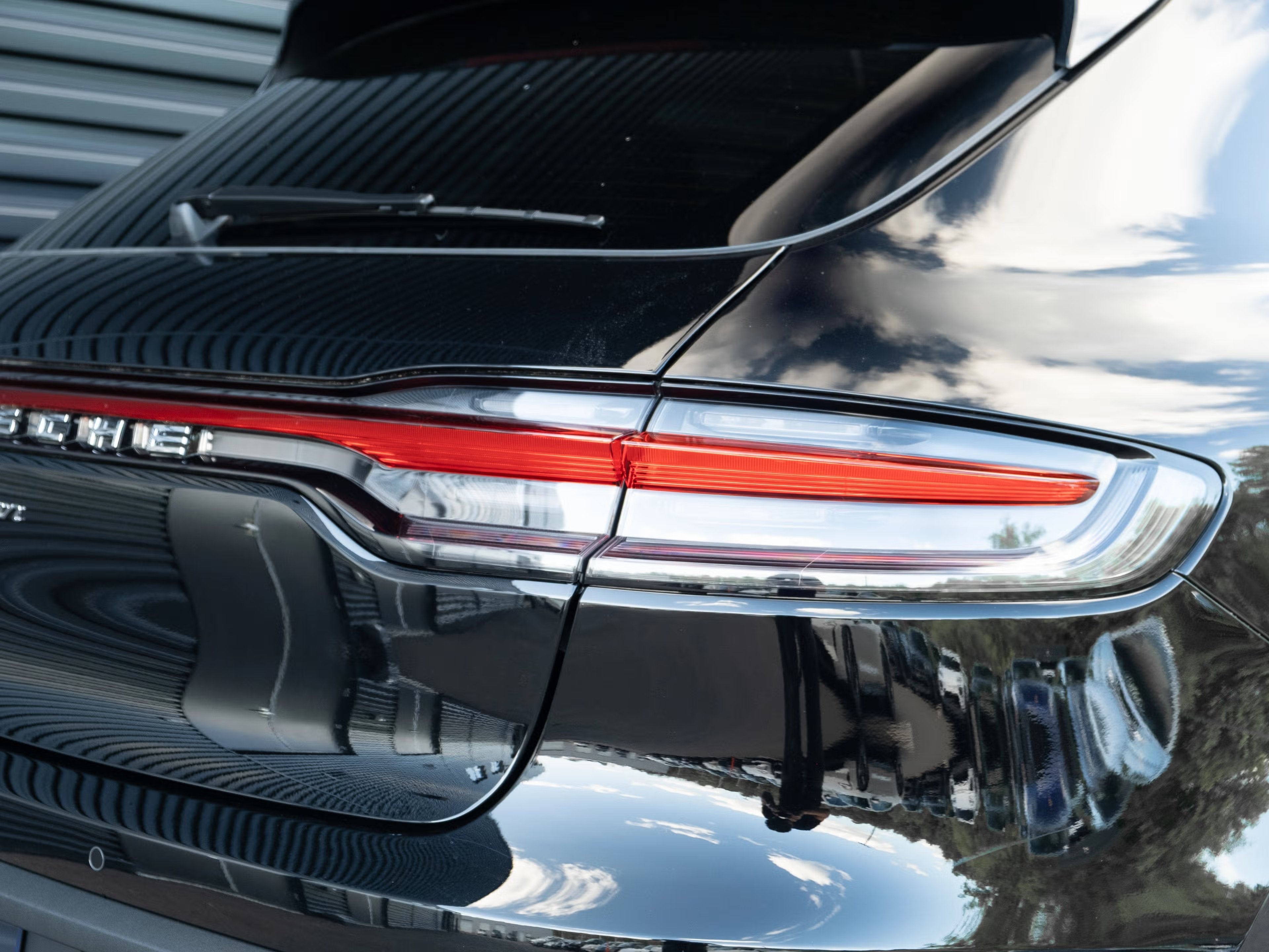 2025 Porsche Macan Base