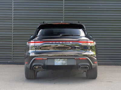 2025 Porsche Macan Base