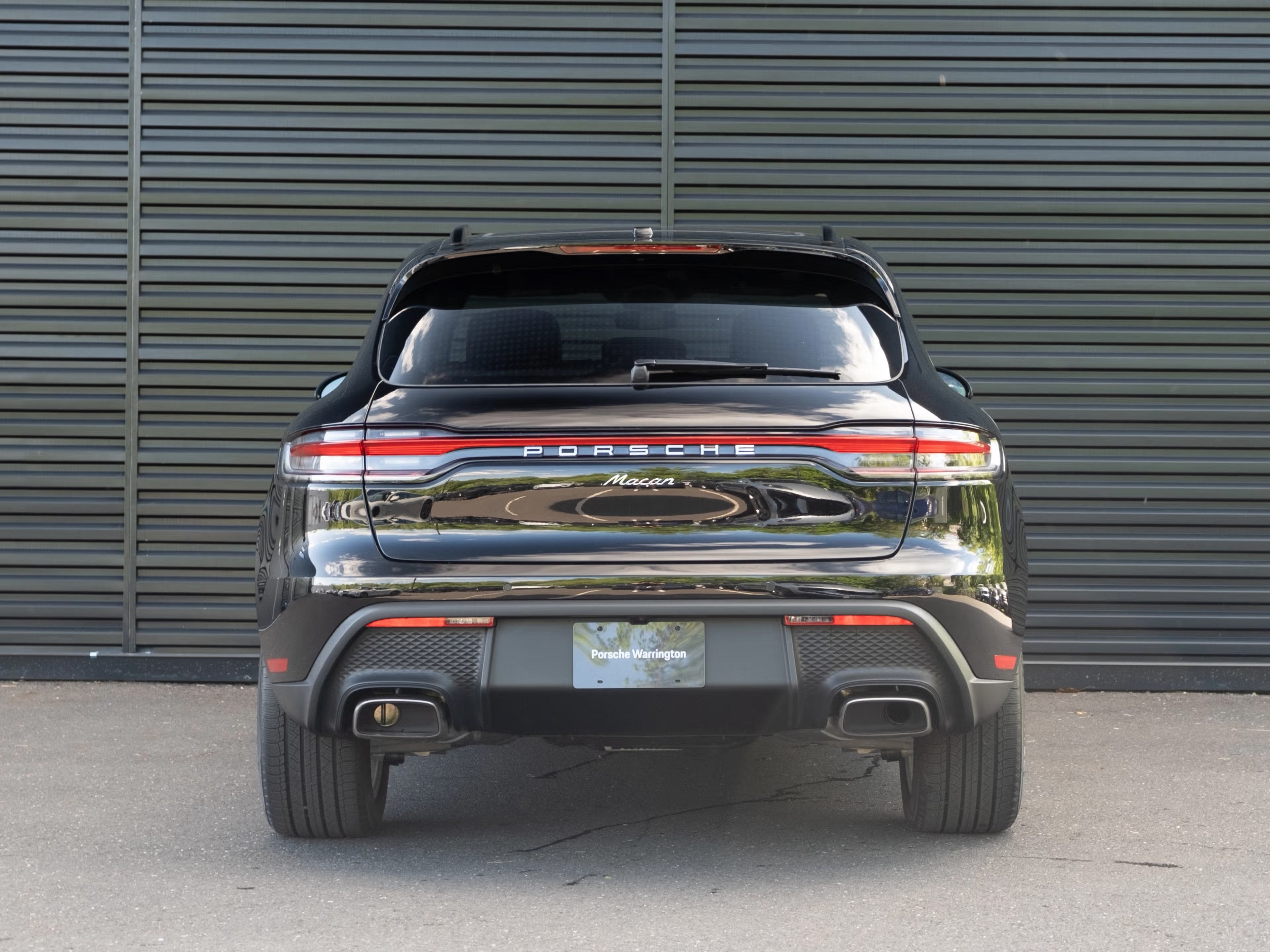 2025 Porsche Macan Base