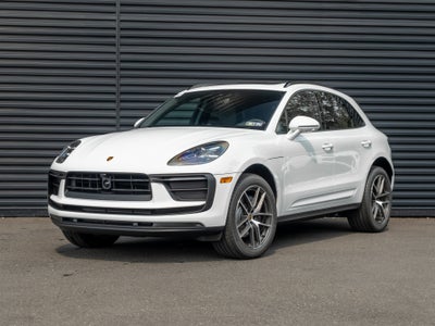 2025 Porsche Macan Base