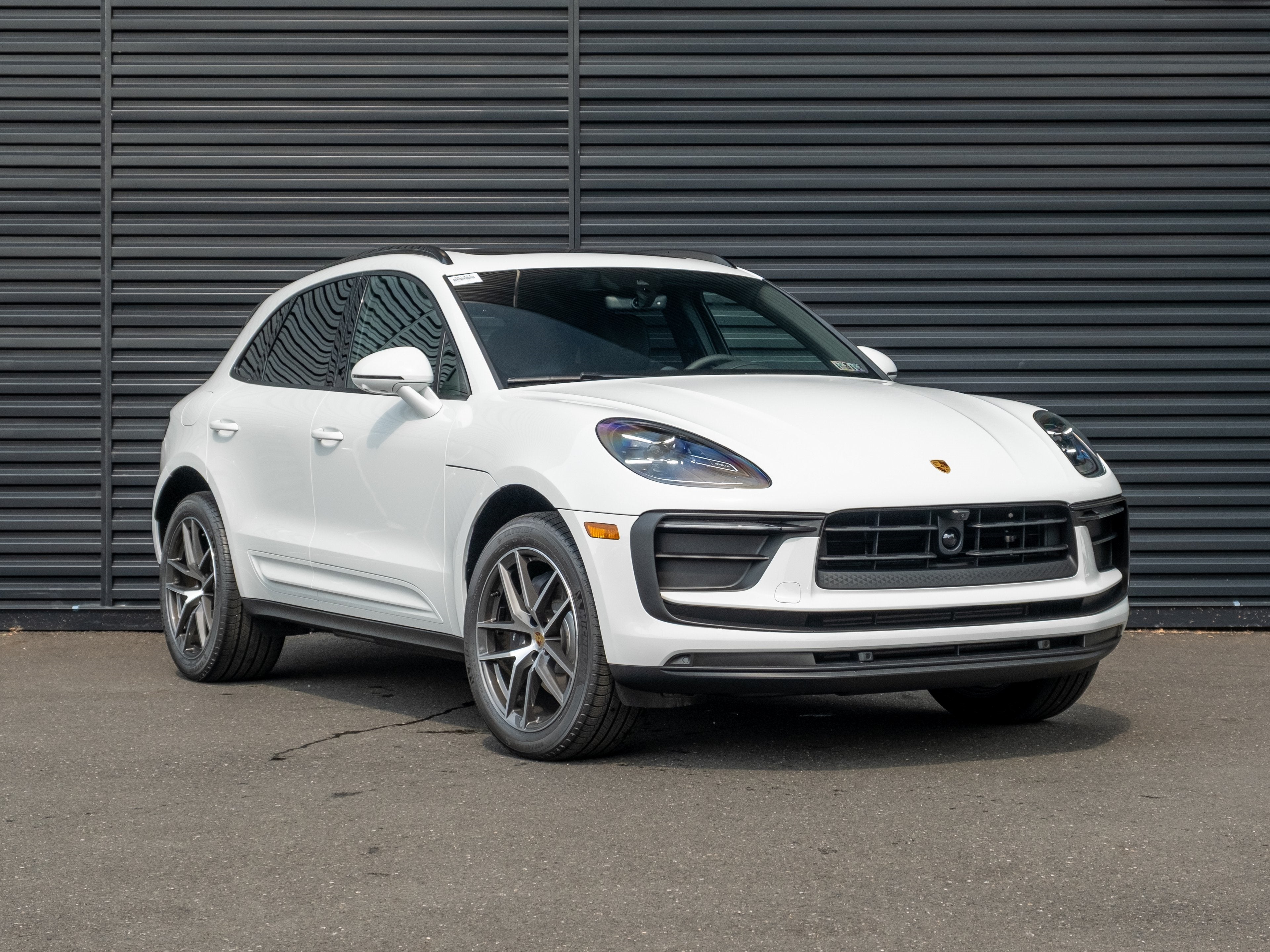 2025 Porsche Macan Base