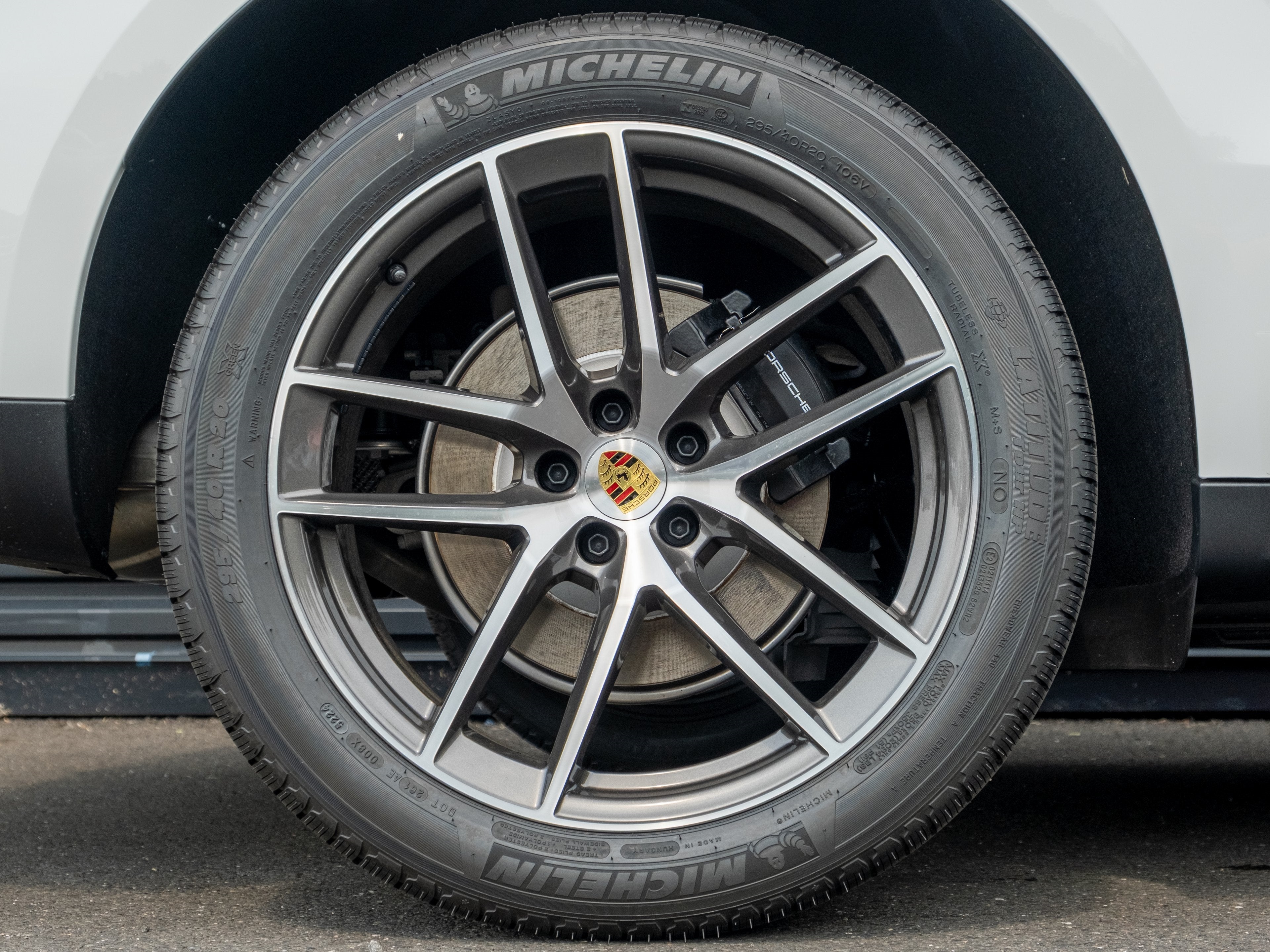 2025 Porsche Macan Base