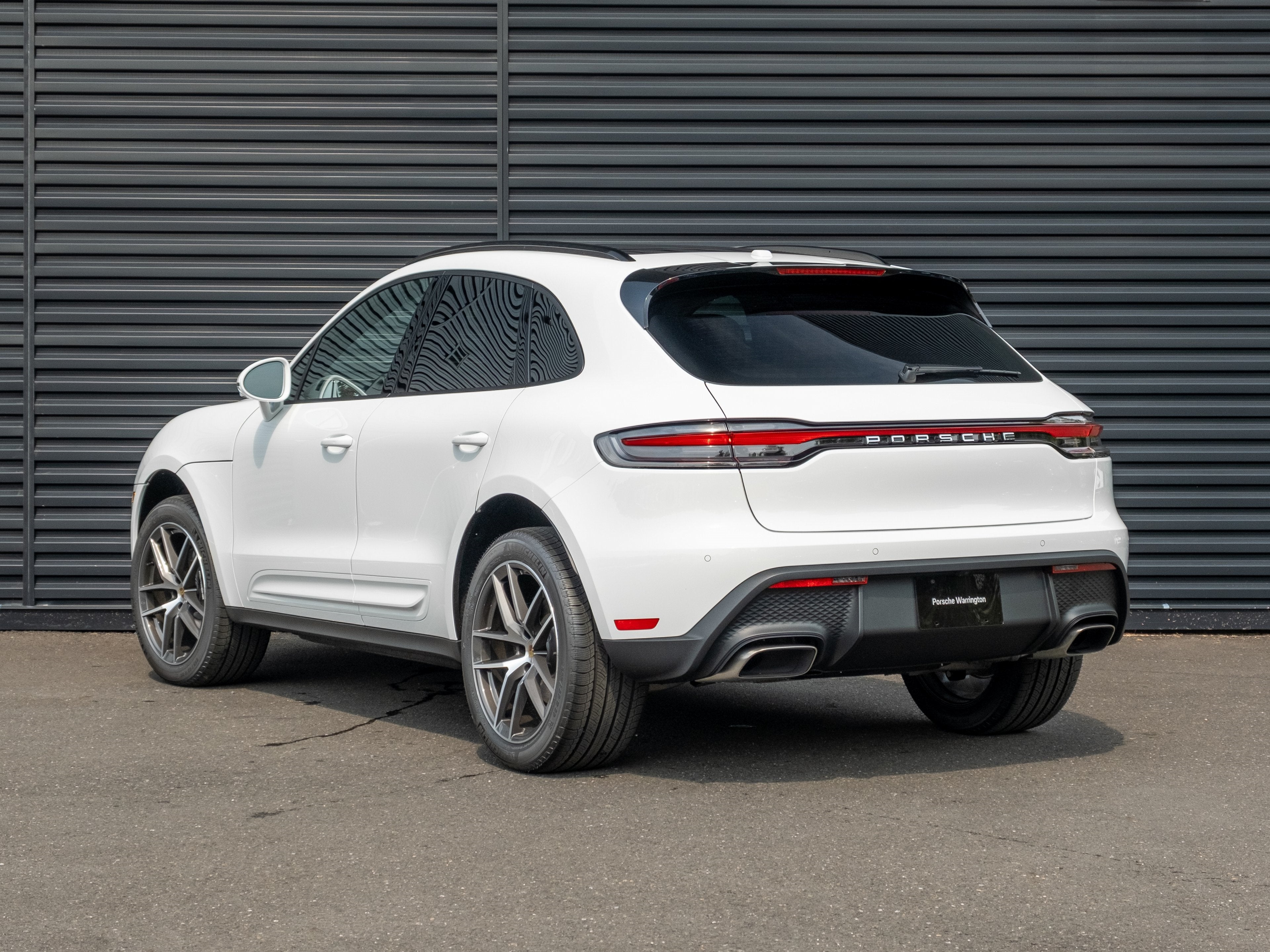 2025 Porsche Macan Base