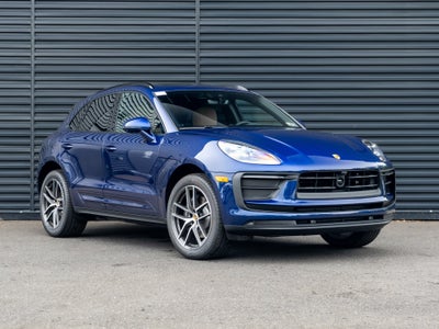 2025 Porsche Macan Base