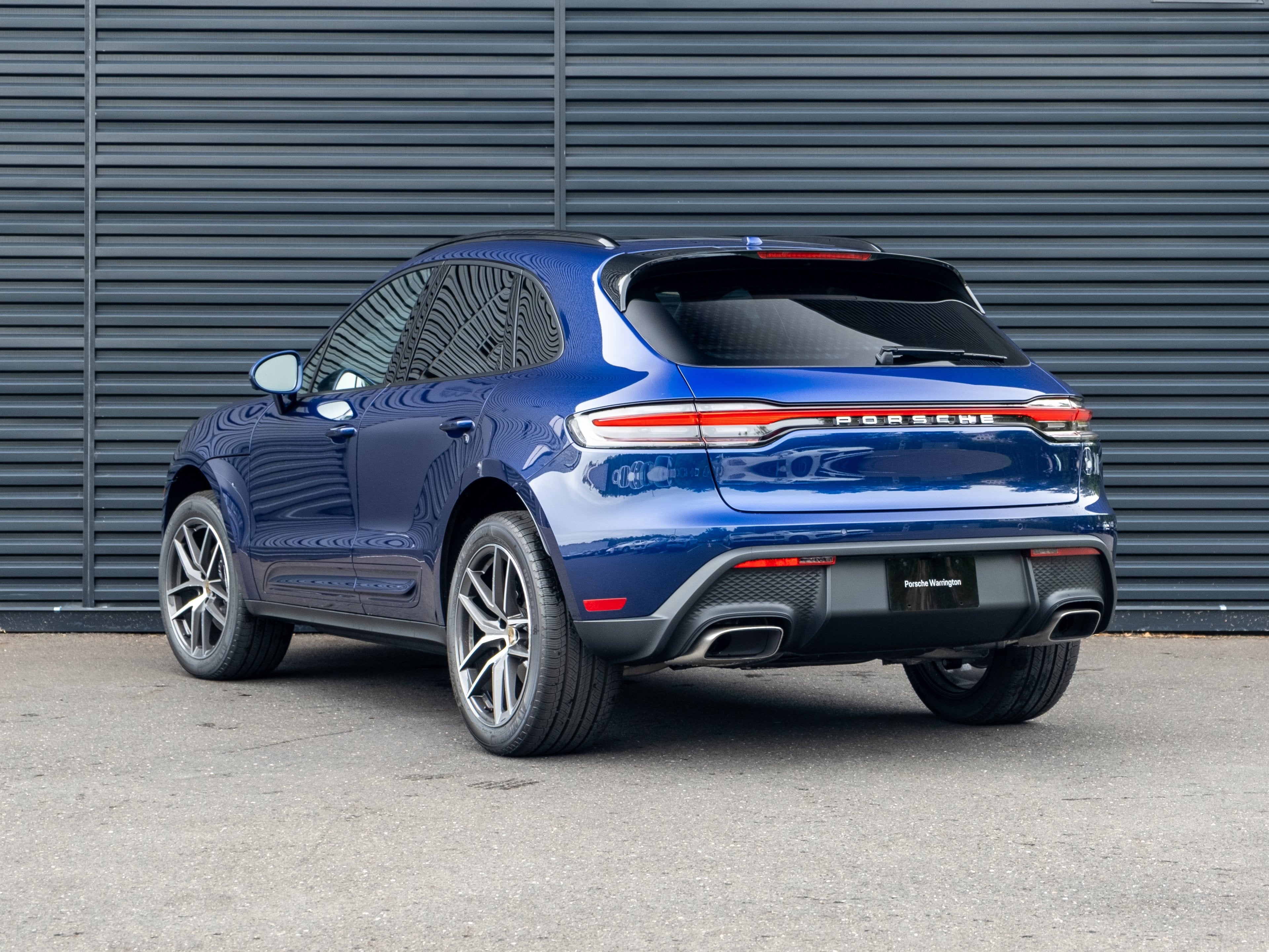 2025 Porsche Macan Base