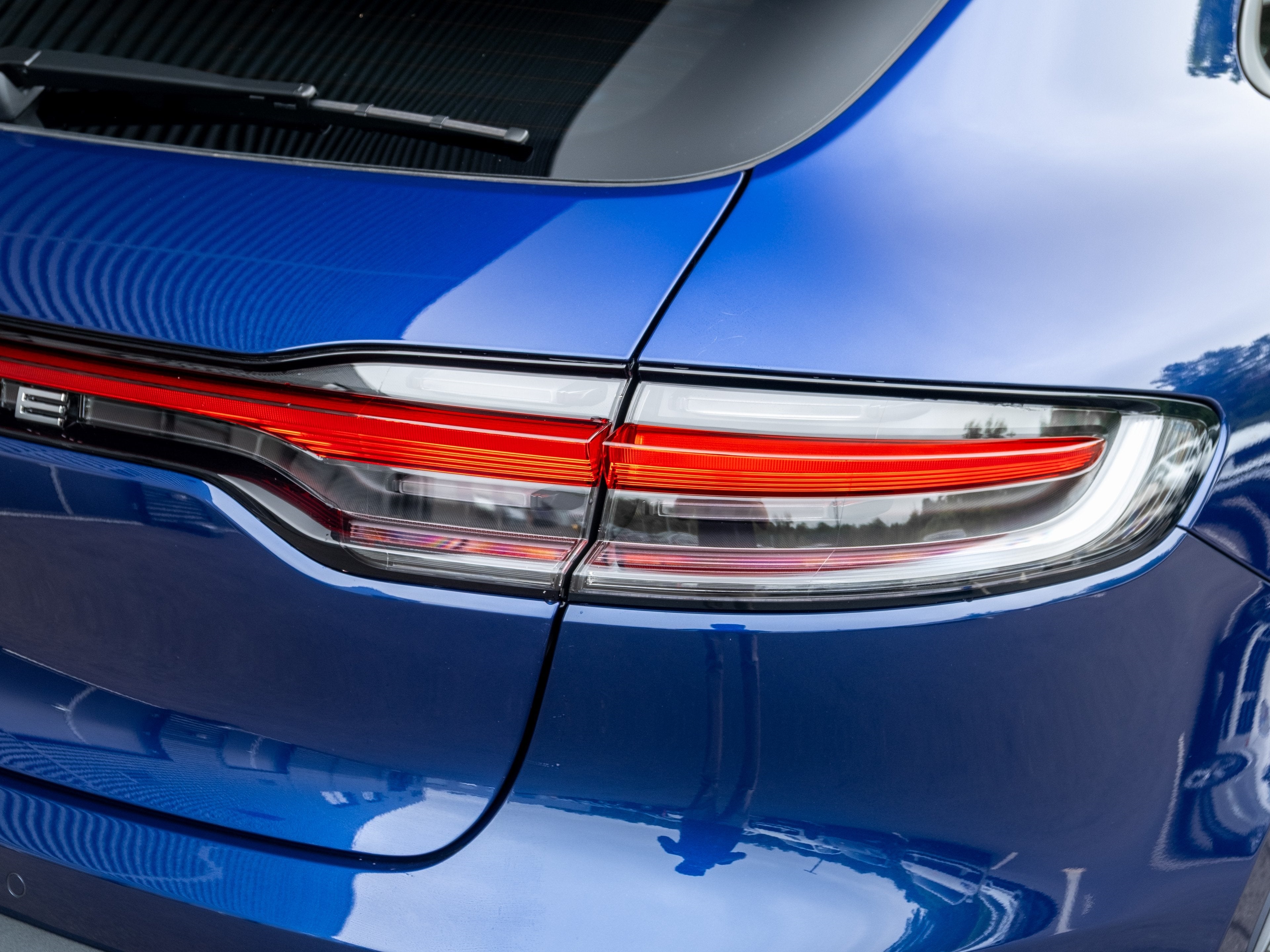 2025 Porsche Macan Base