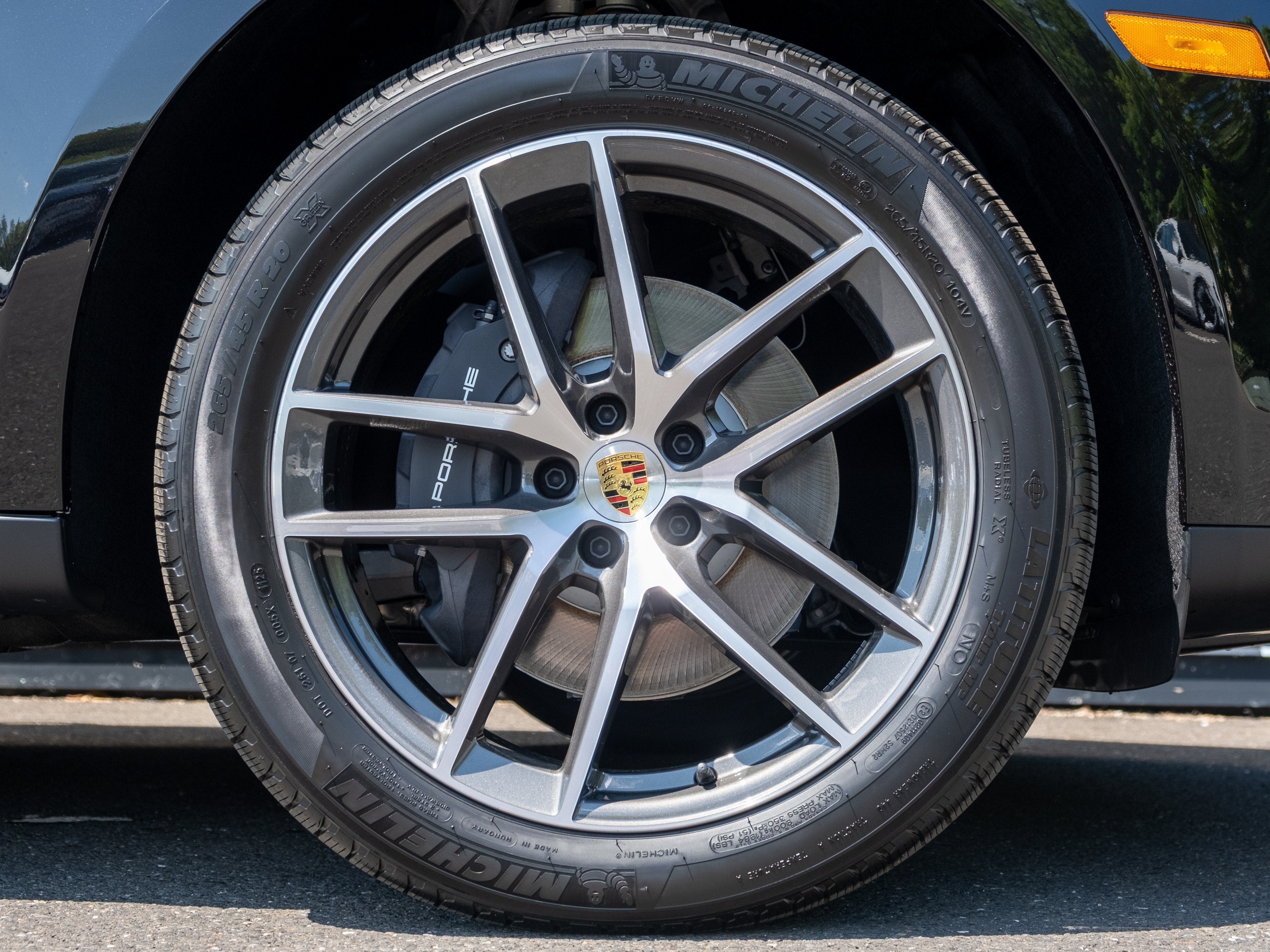 2026 Porsche Macan Base