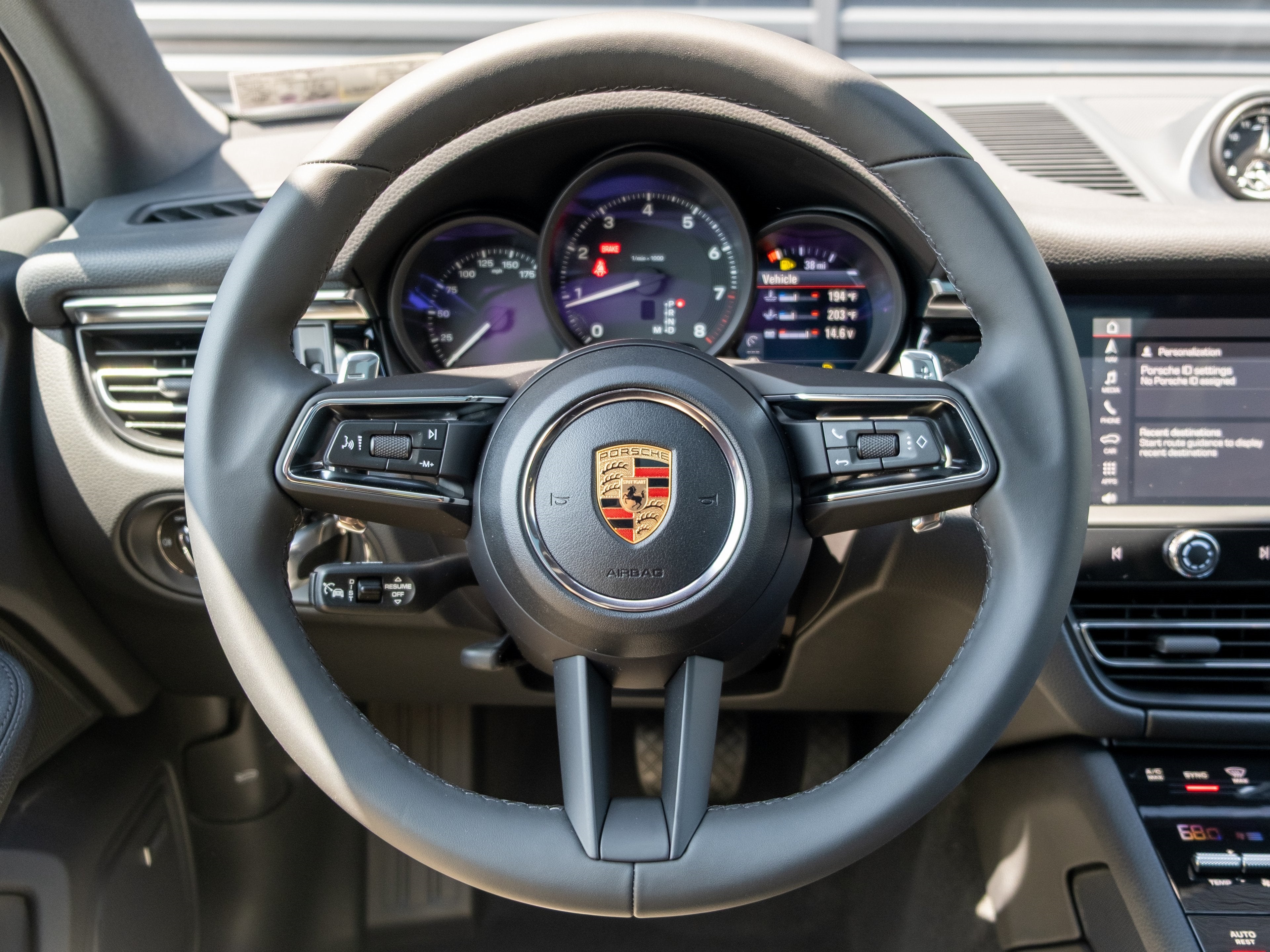 2026 Porsche Macan Base