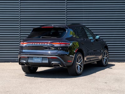 2026 Porsche Macan Base