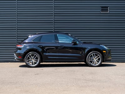 2026 Porsche Macan Base