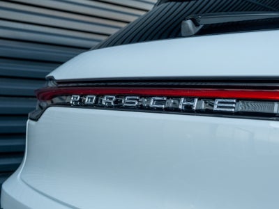 2026 Porsche Macan Base
