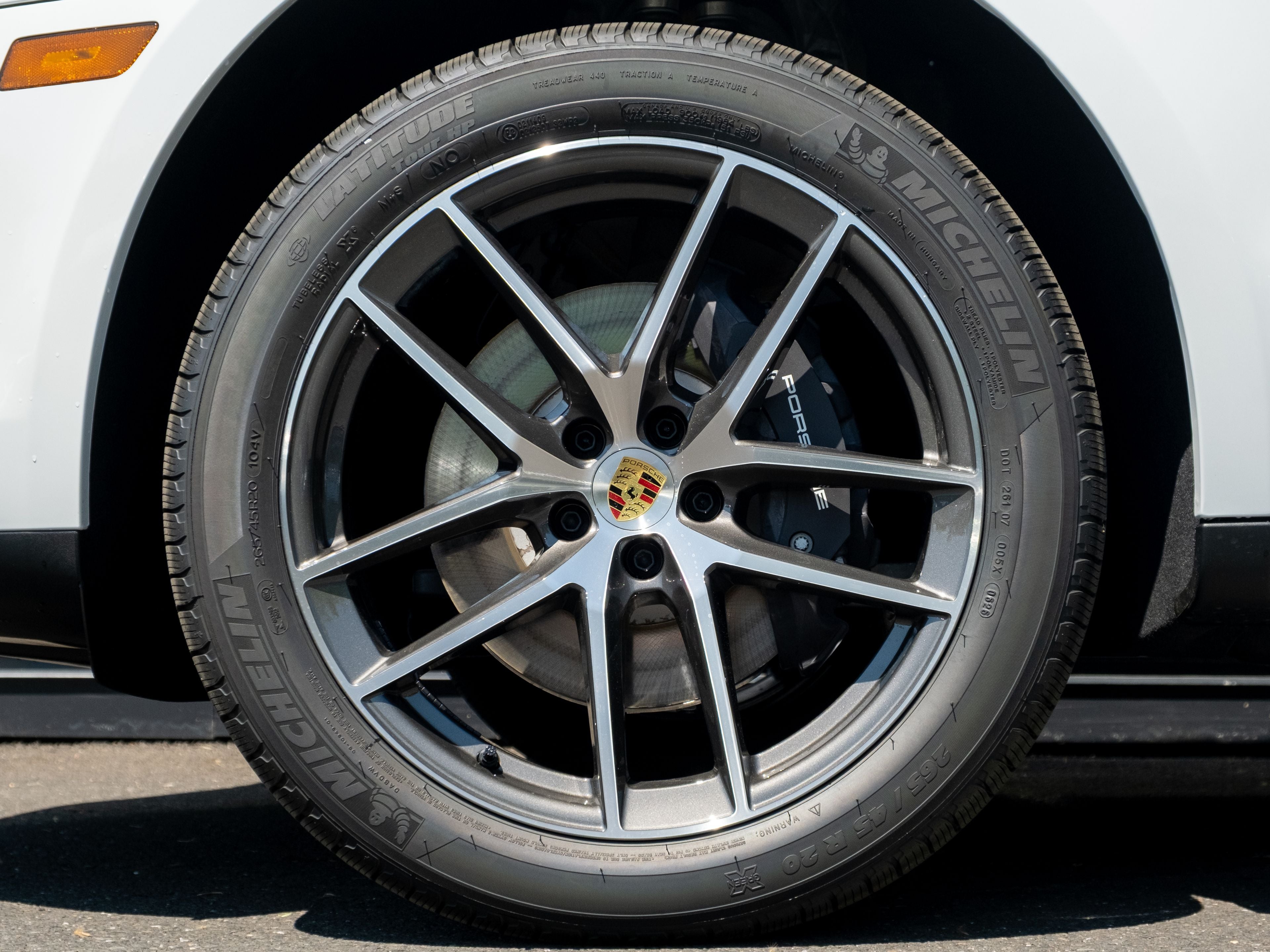 2026 Porsche Macan Base