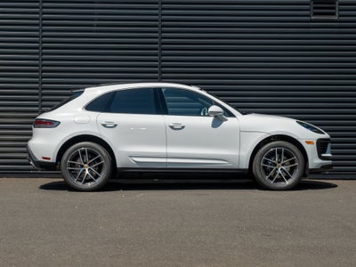 2026 Porsche Macan Base