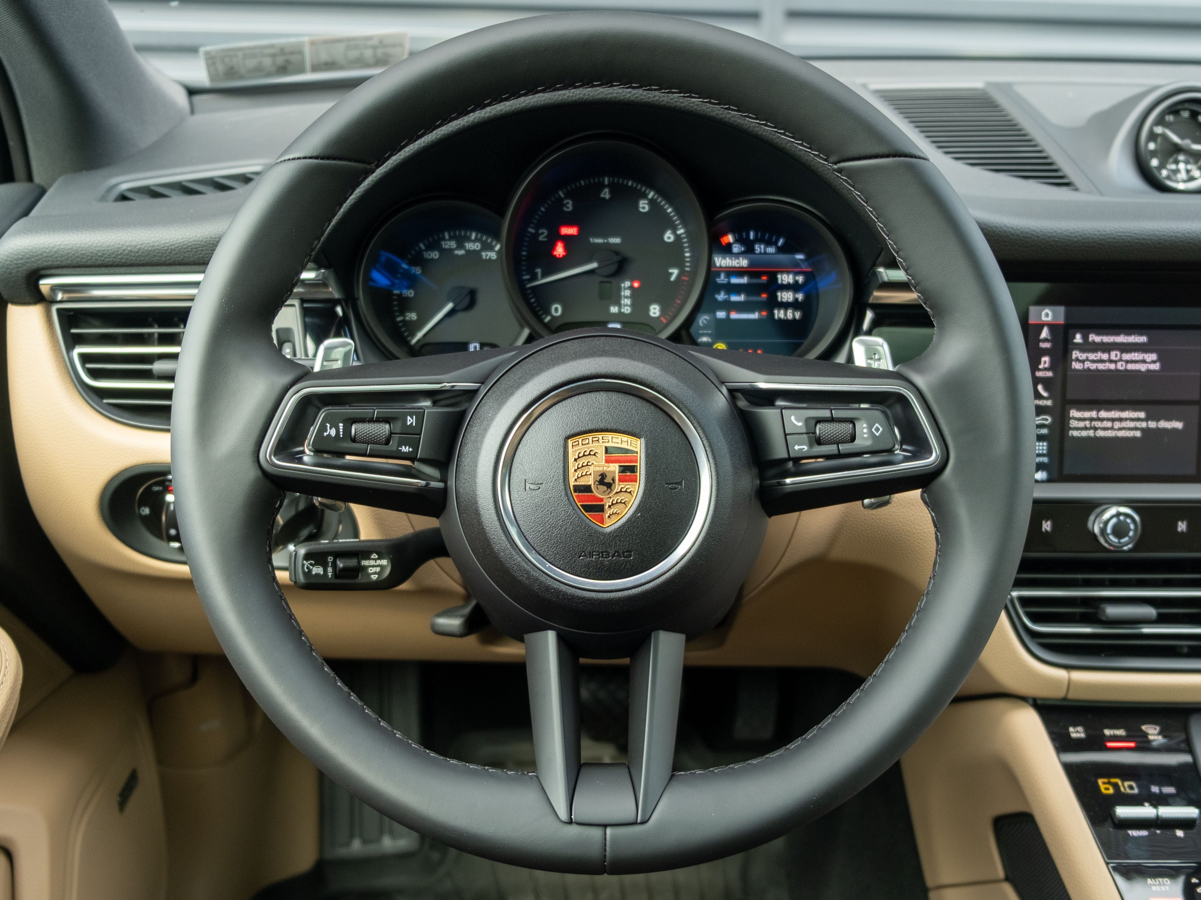 2026 Porsche Macan Base