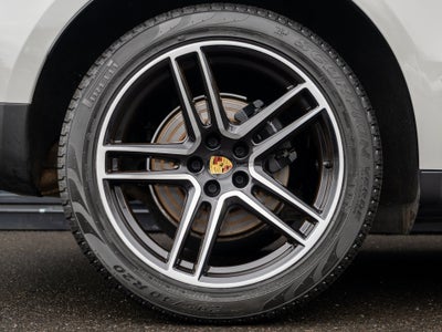 2021 Porsche Macan Base