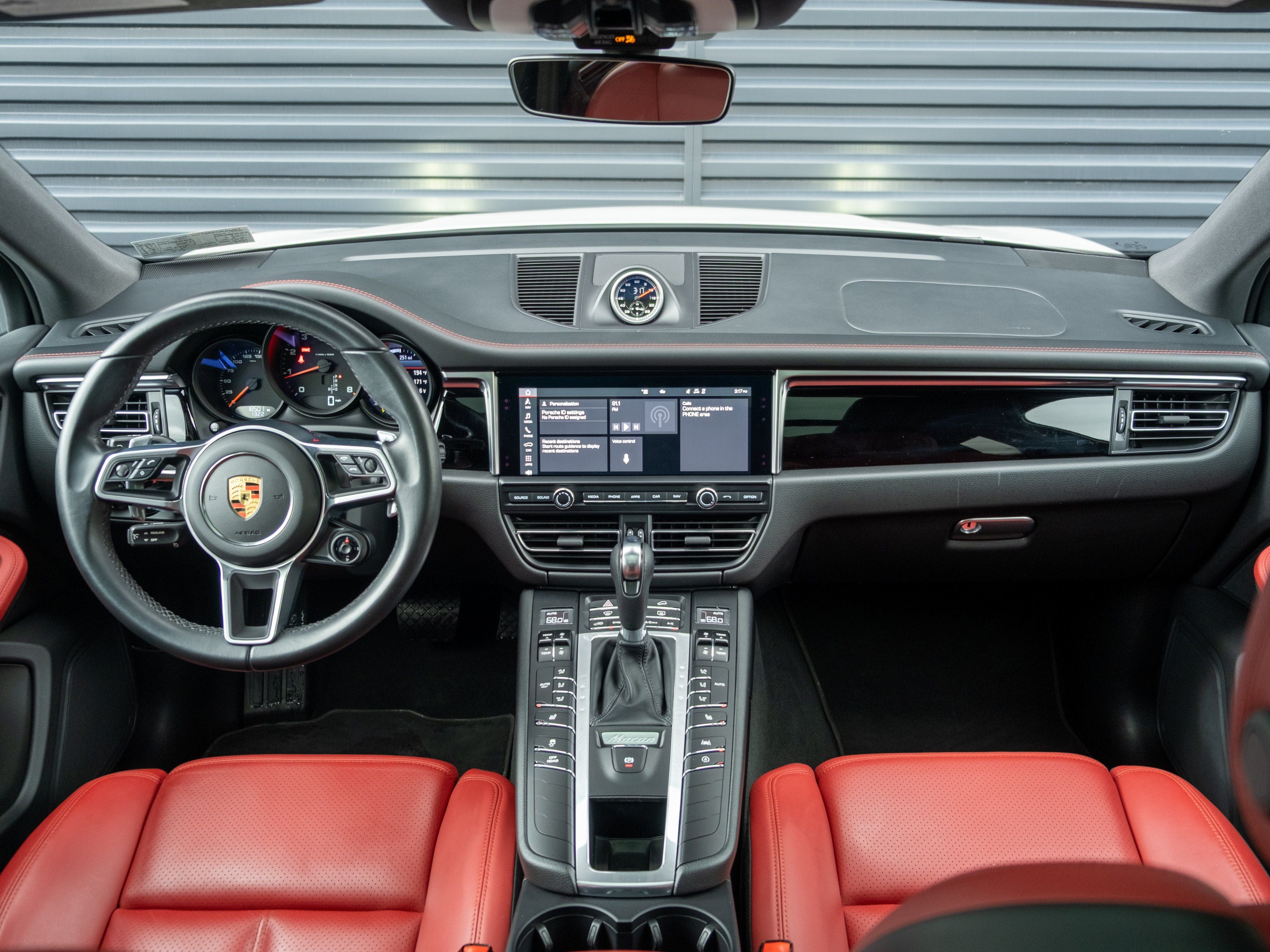 2021 Porsche Macan Base