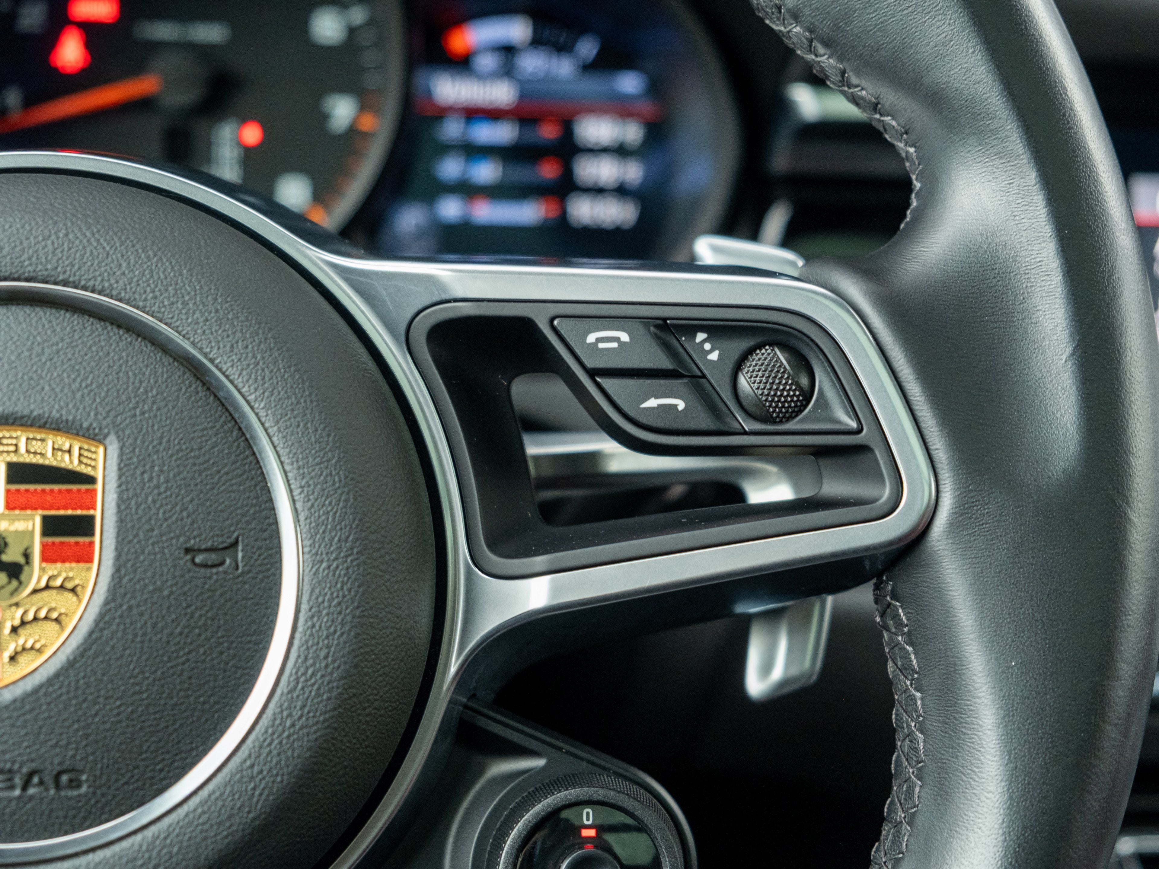 2021 Porsche Macan Base