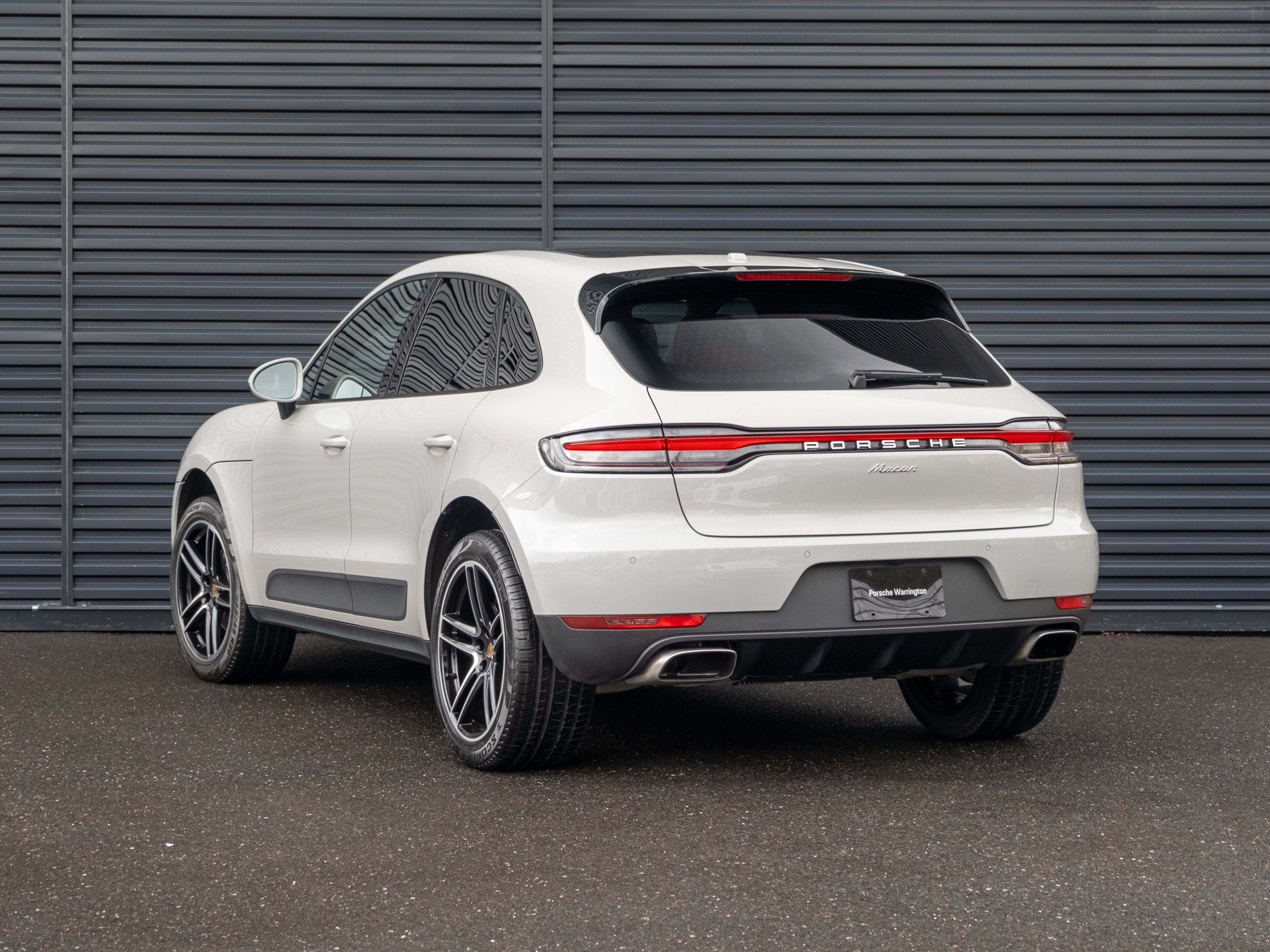 2021 Porsche Macan Base
