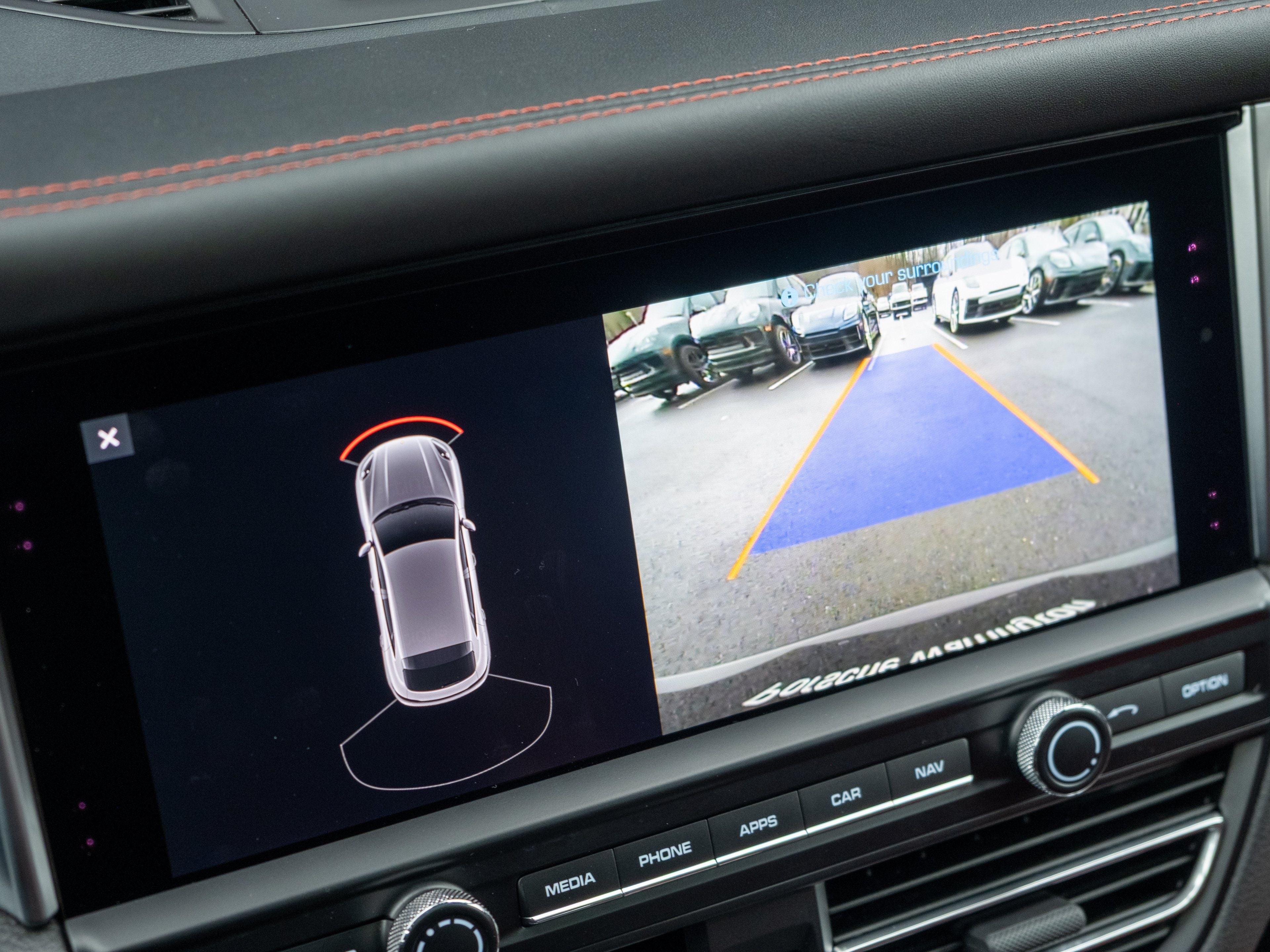 2021 Porsche Macan Base