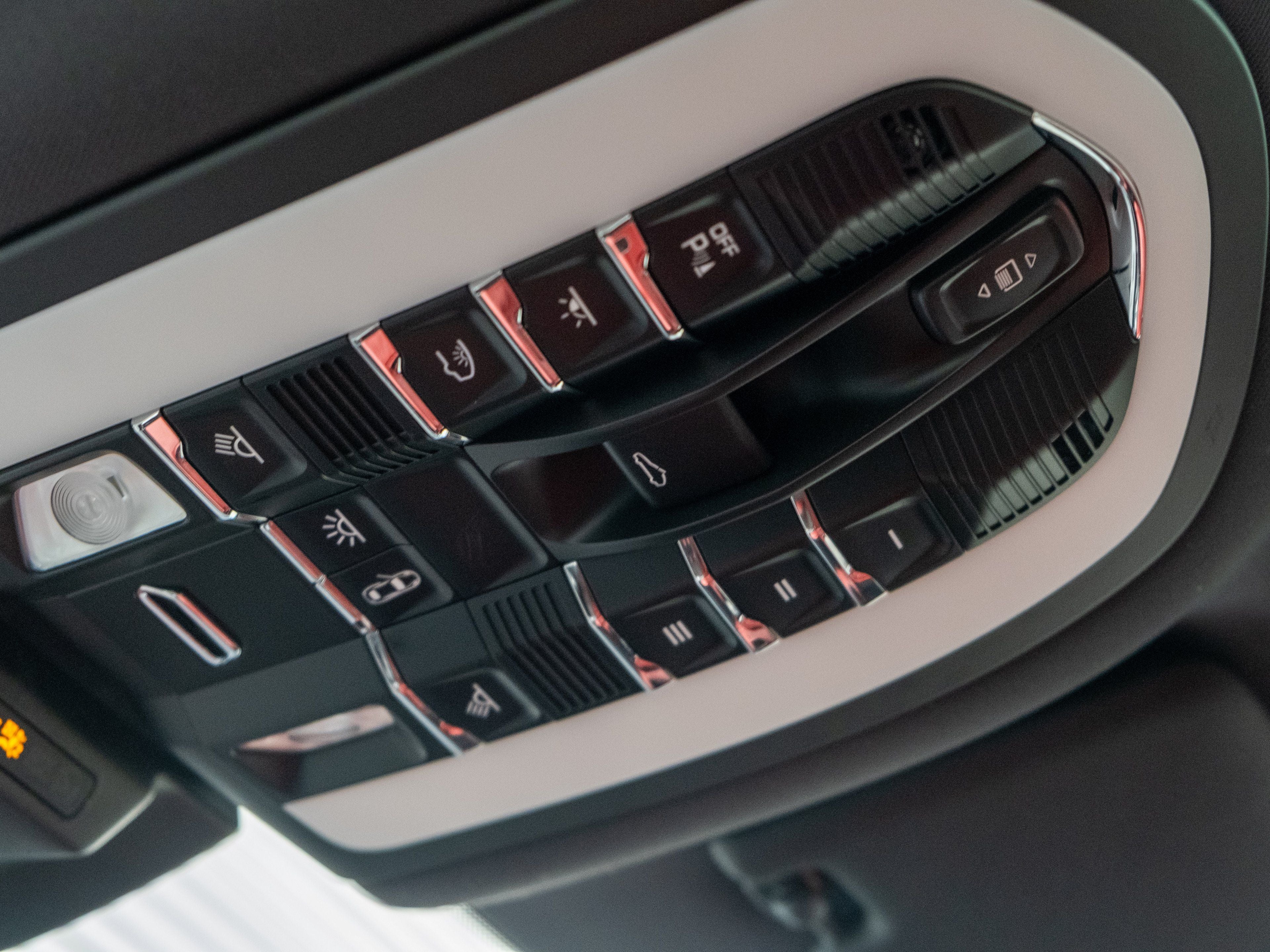 2021 Porsche Macan Base