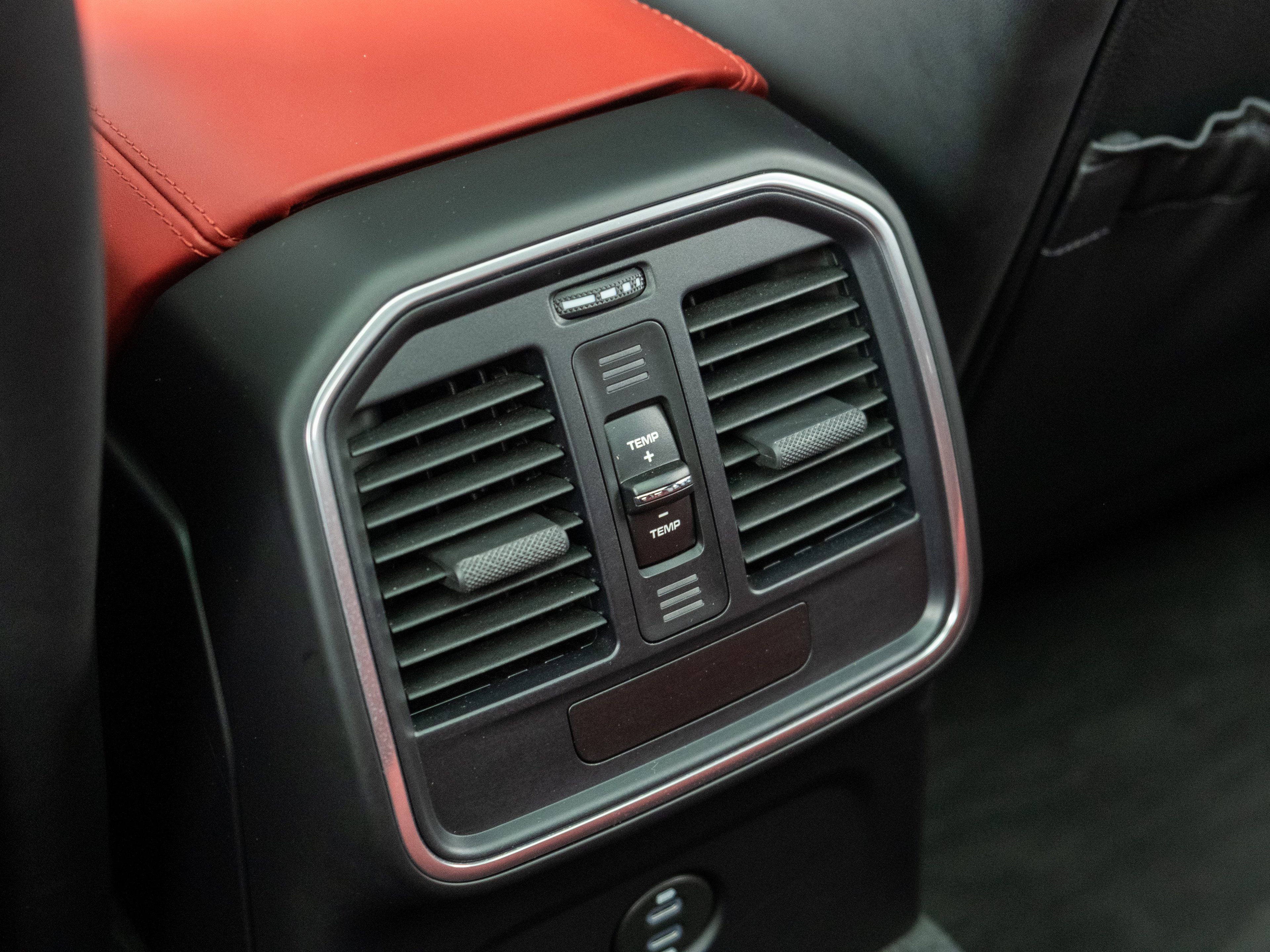 2021 Porsche Macan Base