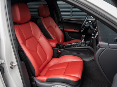 2021 Porsche Macan Base