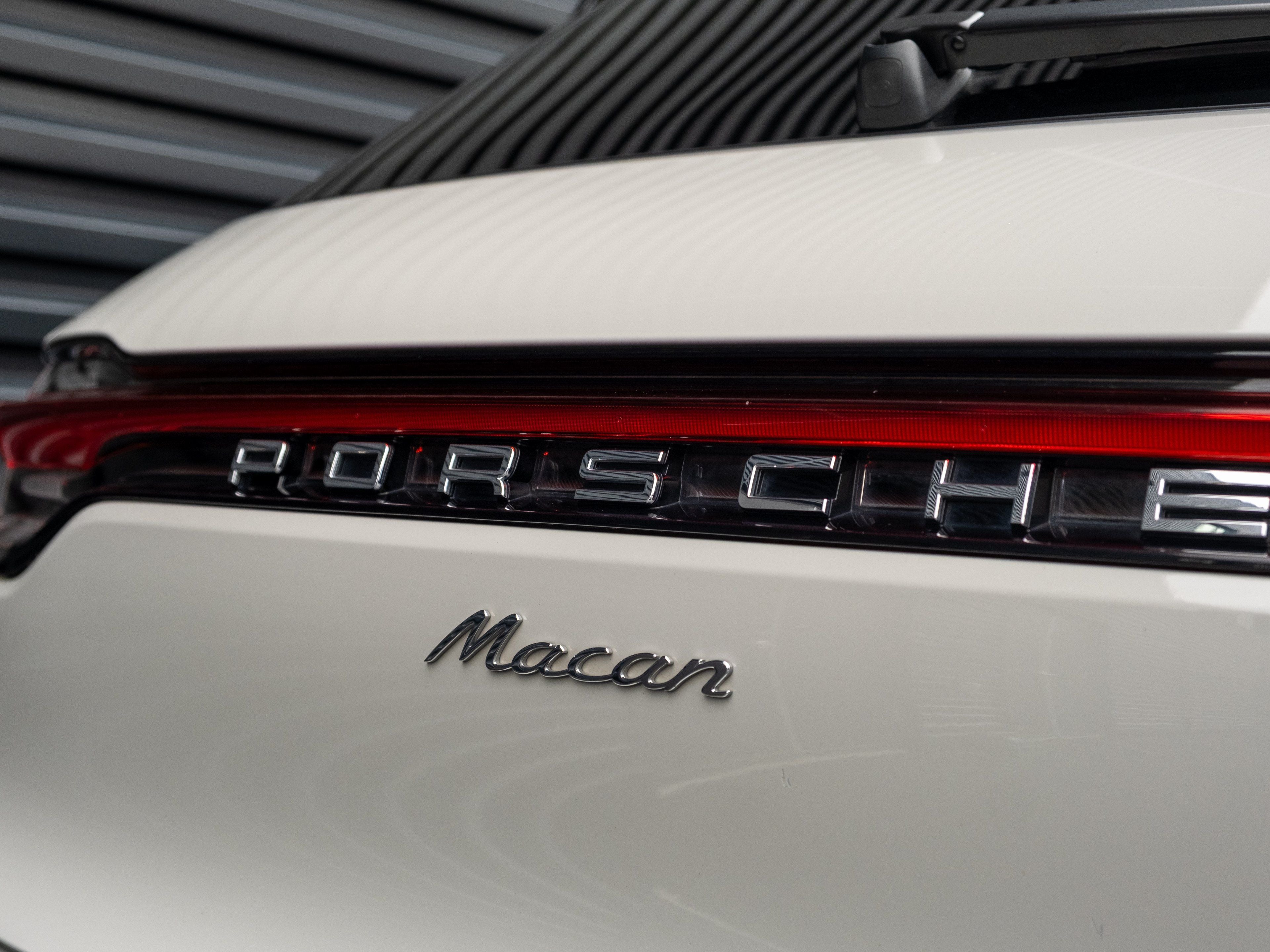 2021 Porsche Macan Base