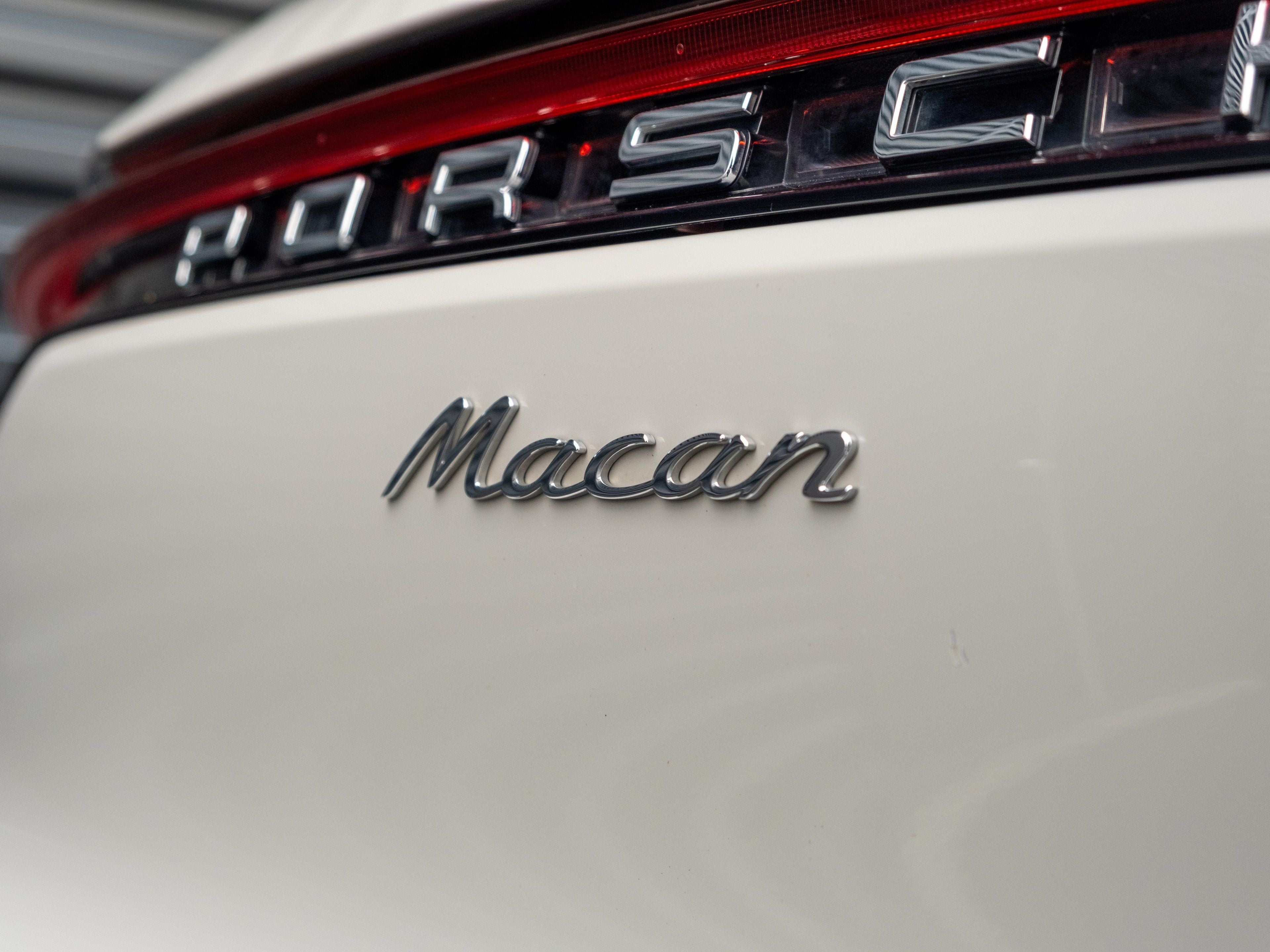 2021 Porsche Macan Base