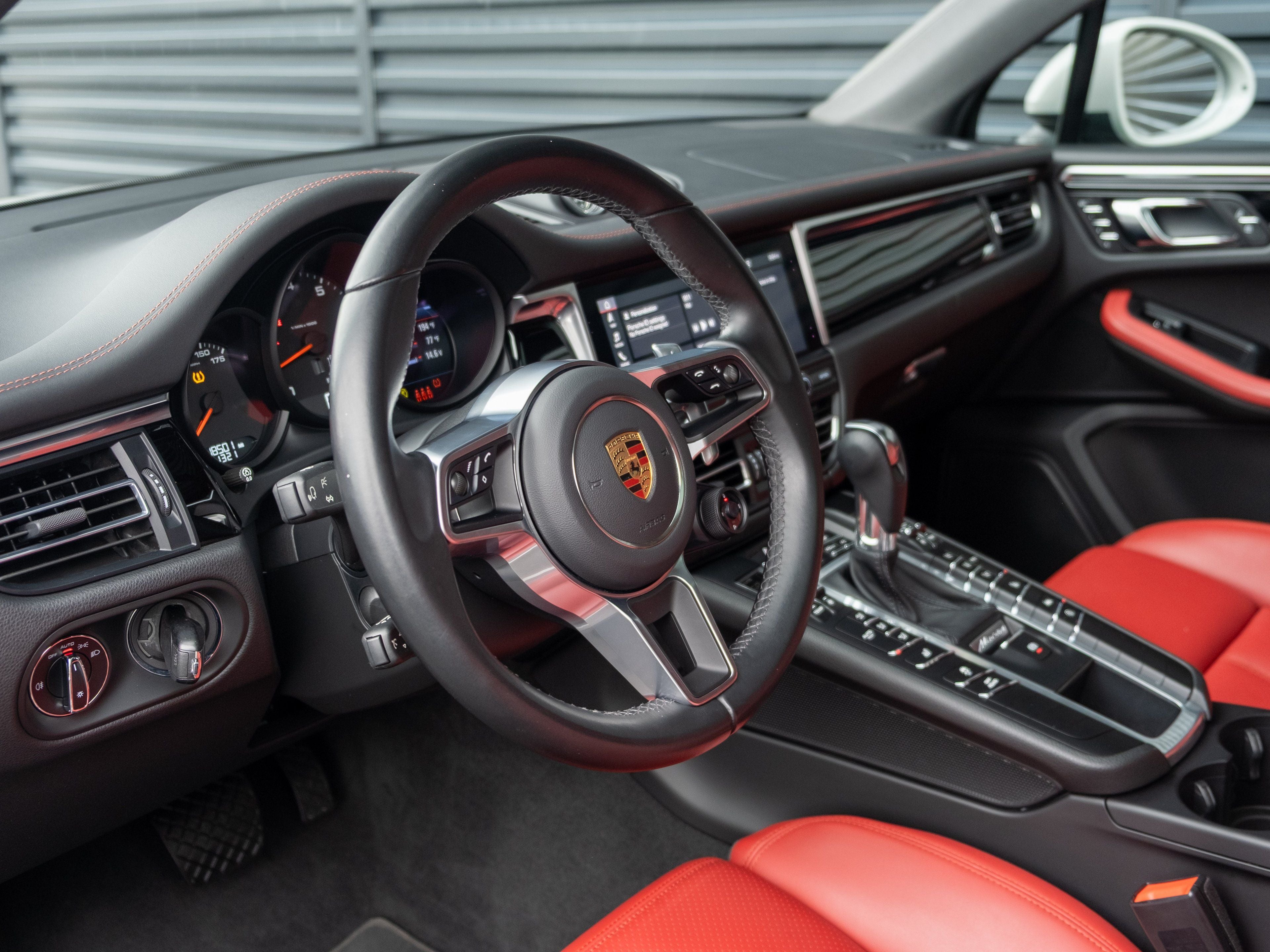 2021 Porsche Macan Base