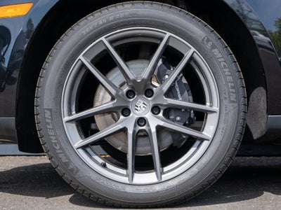 2025 Porsche Macan T