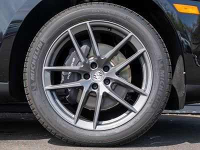 2025 Porsche Macan T