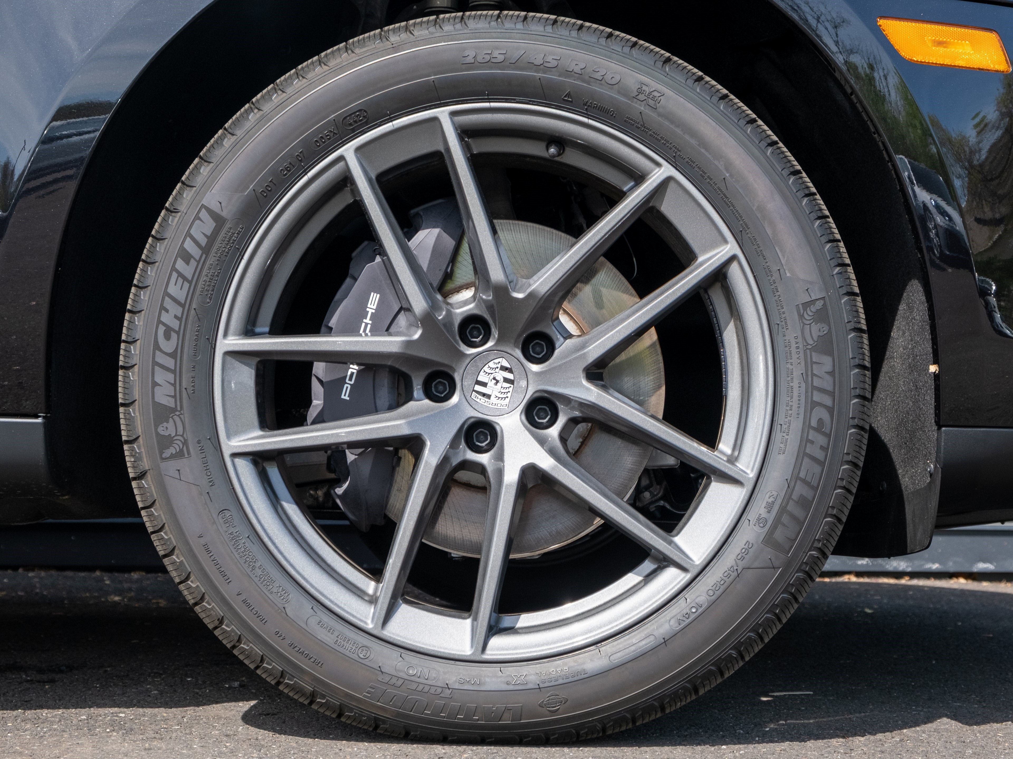 2025 Porsche Macan T